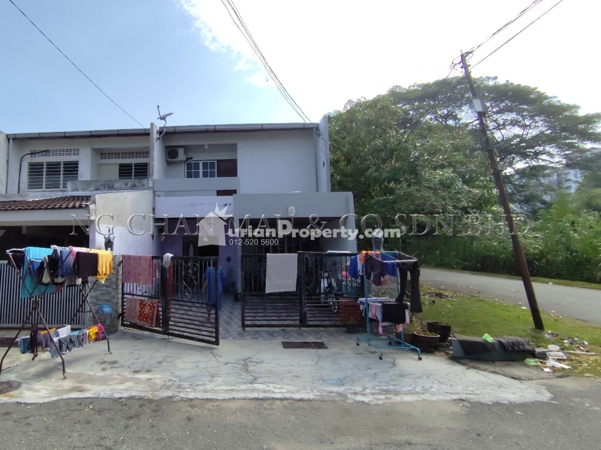 Terrace House For Auction at Teluk Intan