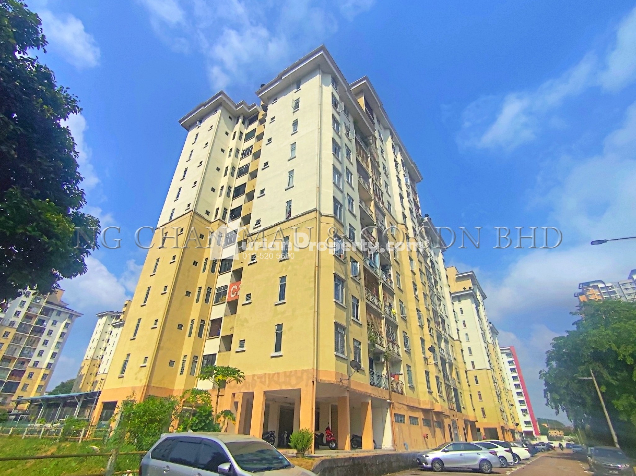 Apartment For Auction at Larkin Idaman Apartment