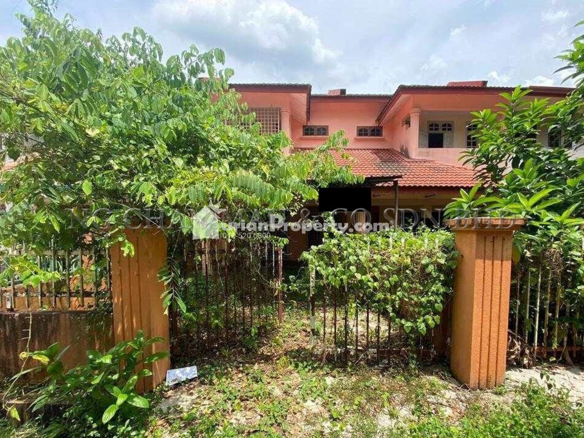 Terrace House For Auction at Peringat