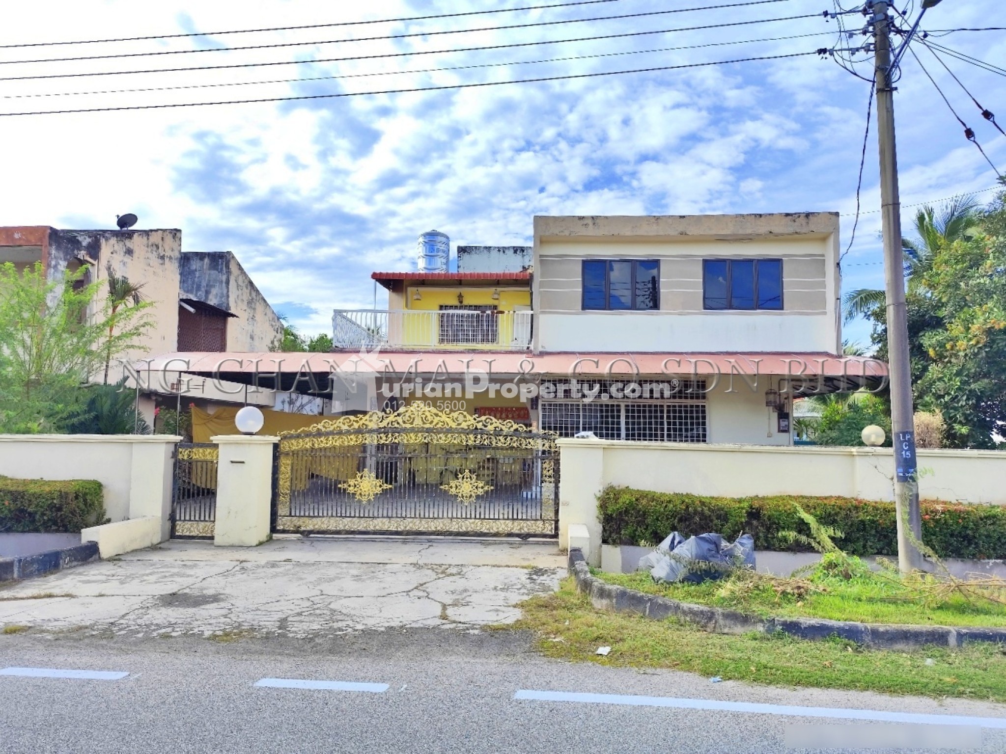 Bungalow House For Auction at Teluk Intan