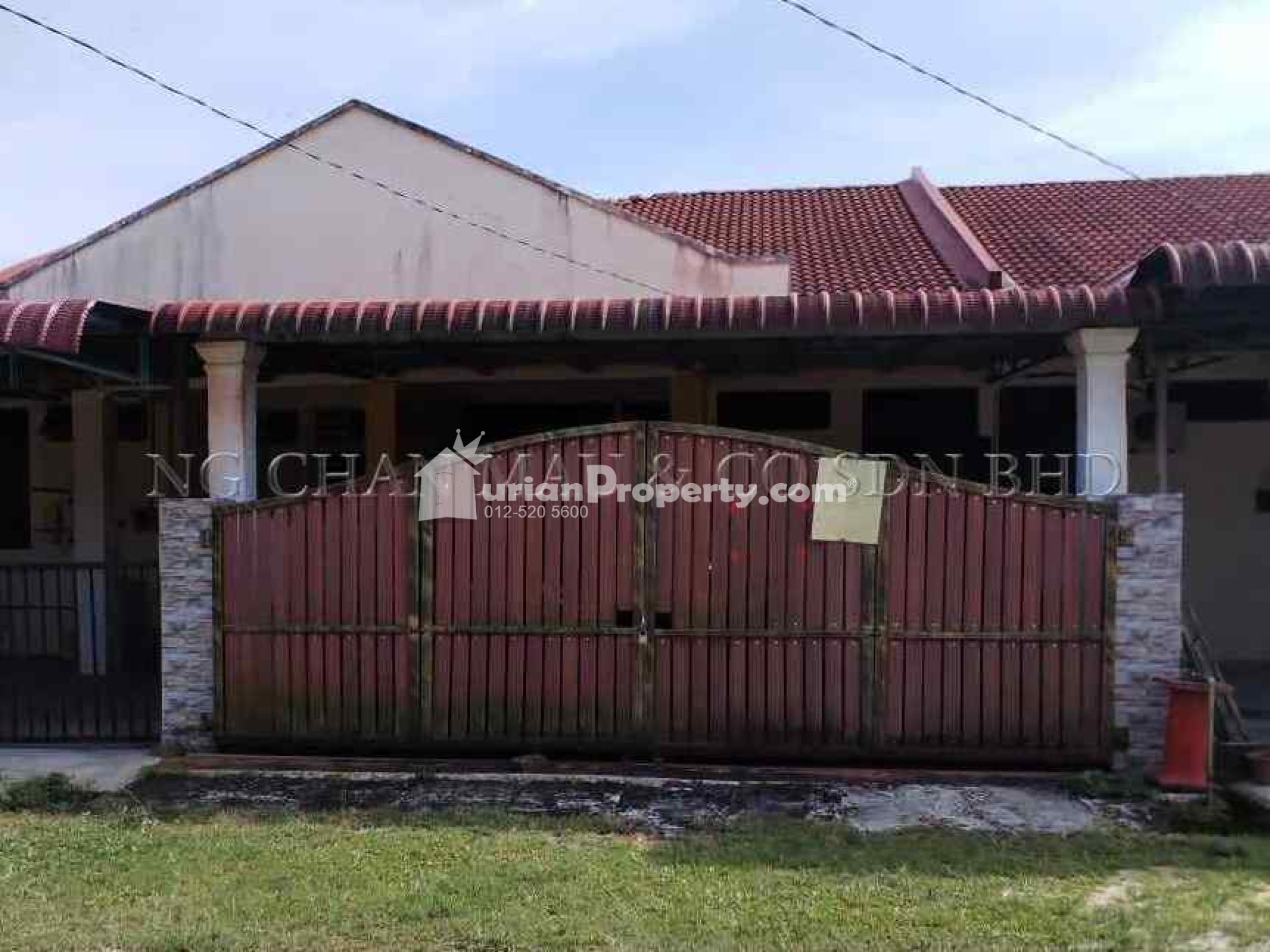 Terrace House For Auction at Kampung Lalang Luas