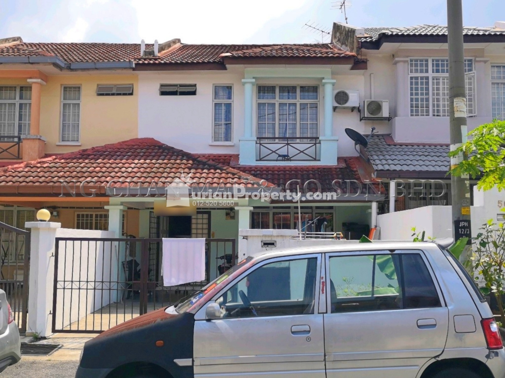 Terrace House For Auction at Section 3