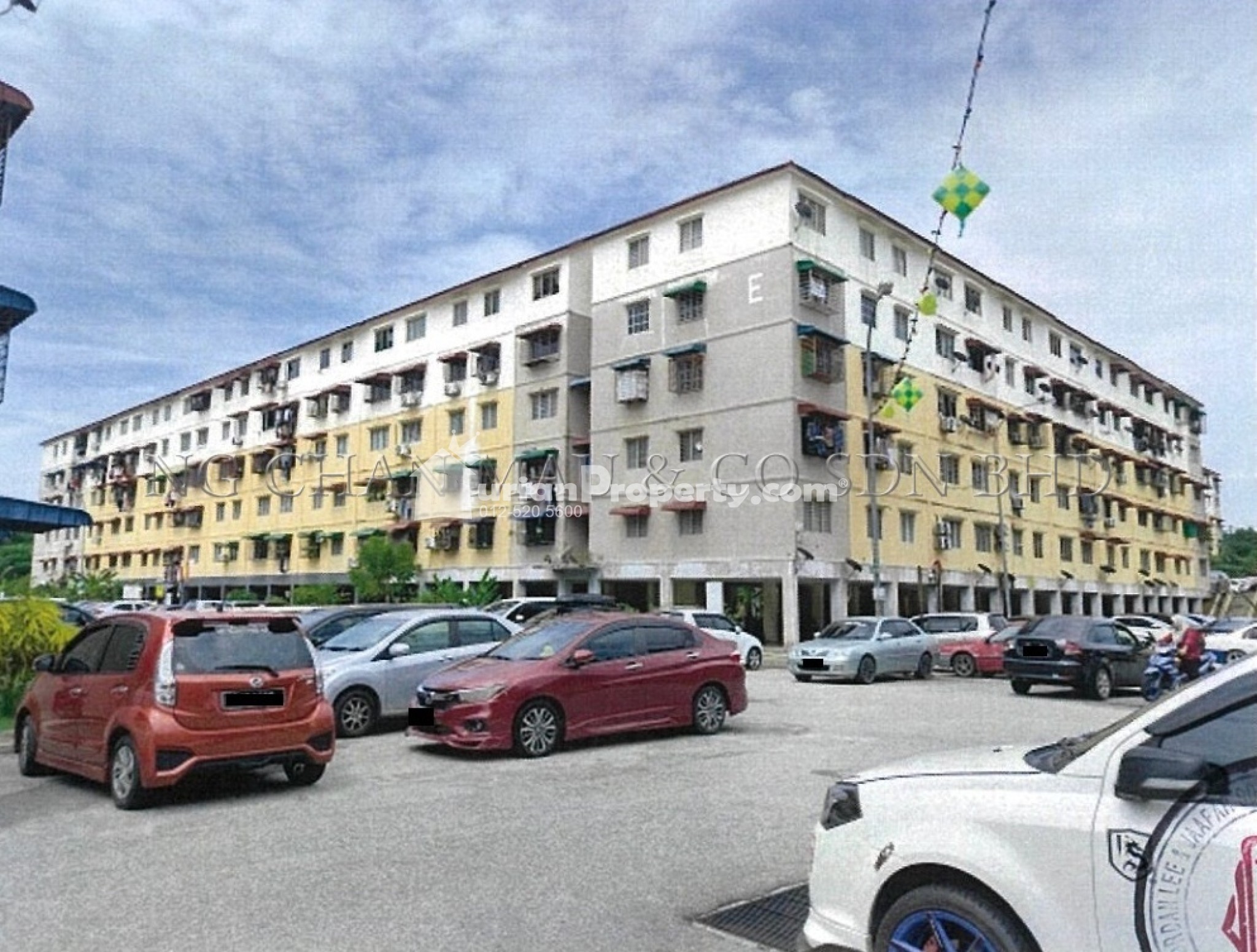 Apartment For Auction at Kemuning Apartment