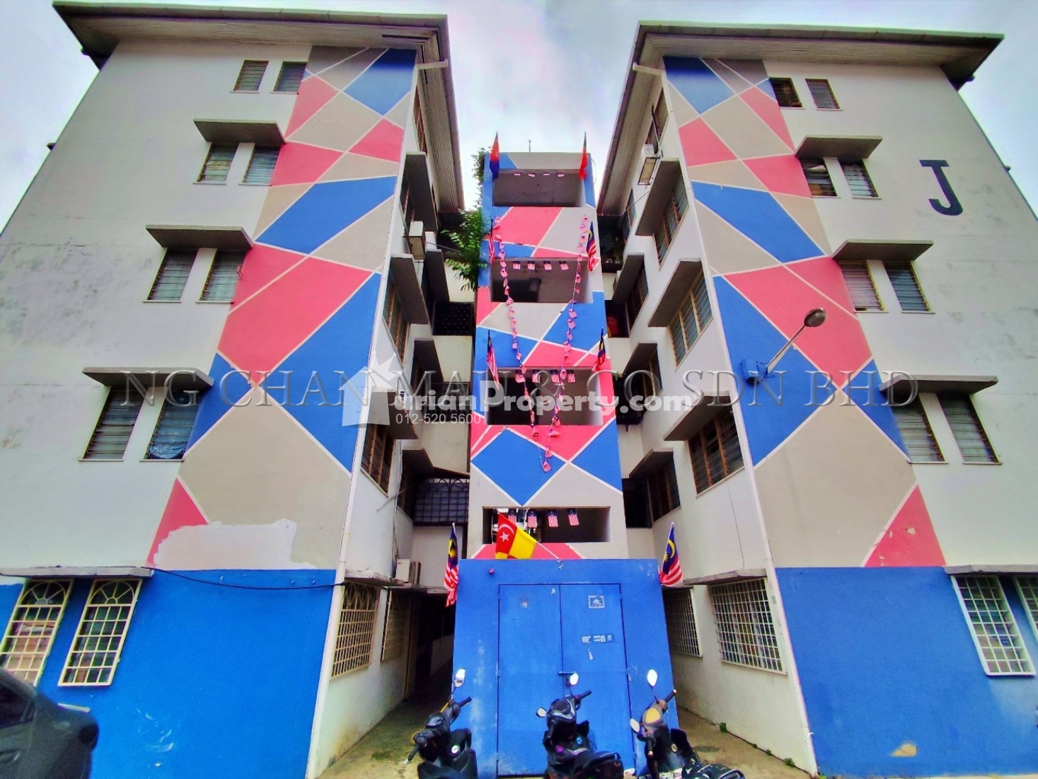 Flat For Auction at Taman Pinggiran