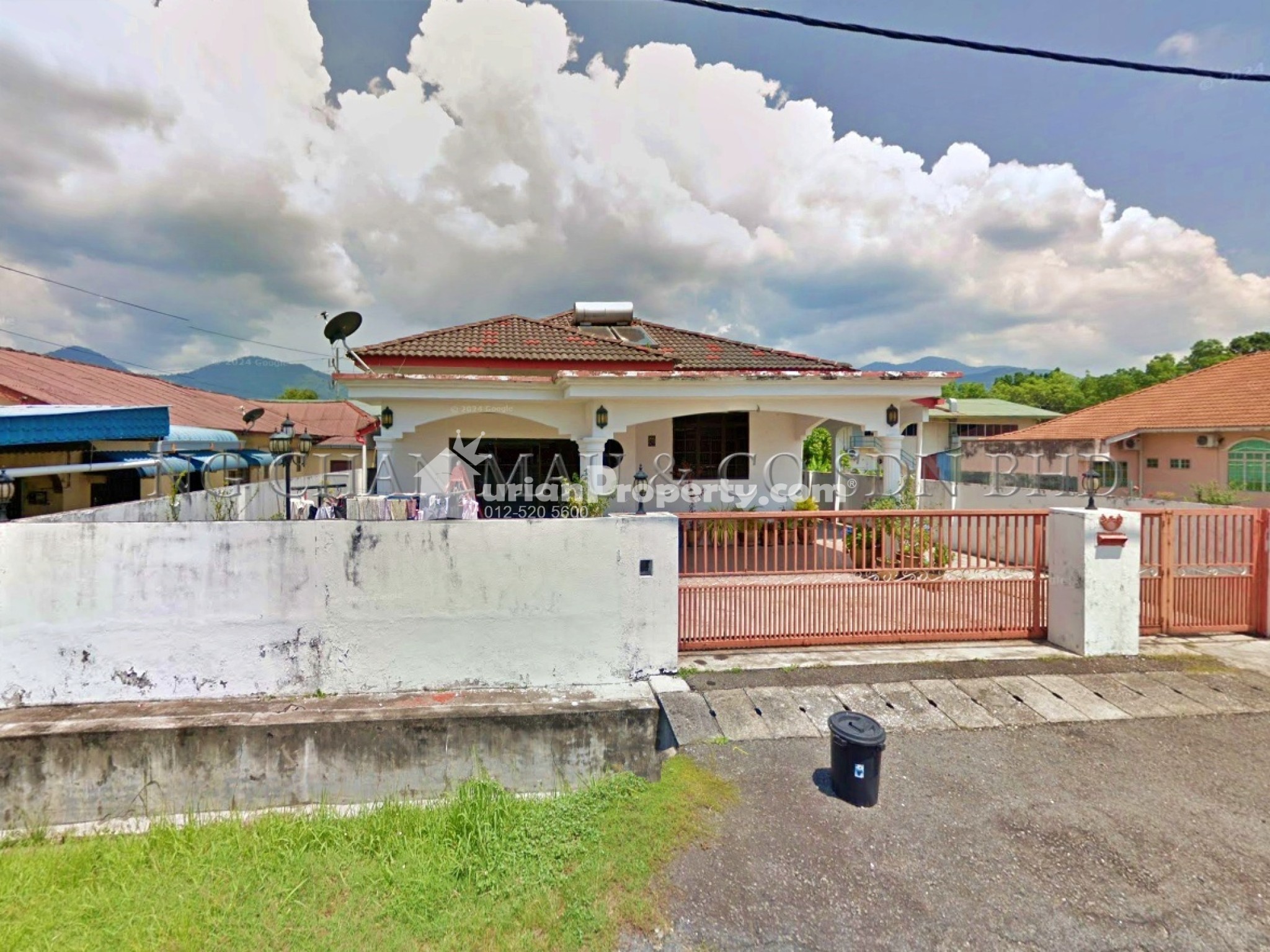 Bungalow House For Auction at Taman Seri Meru