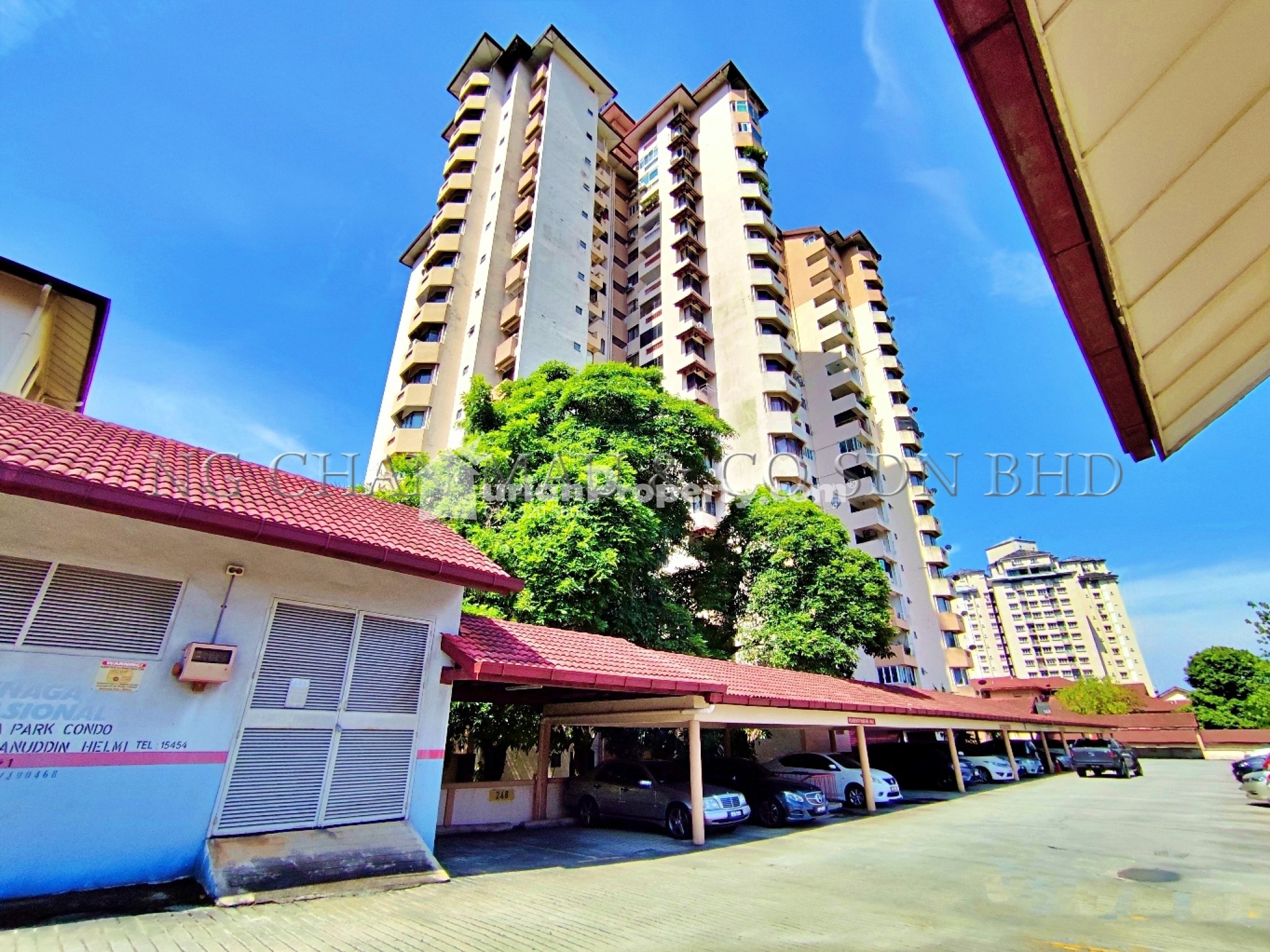 Condo For Auction at Kiara Park