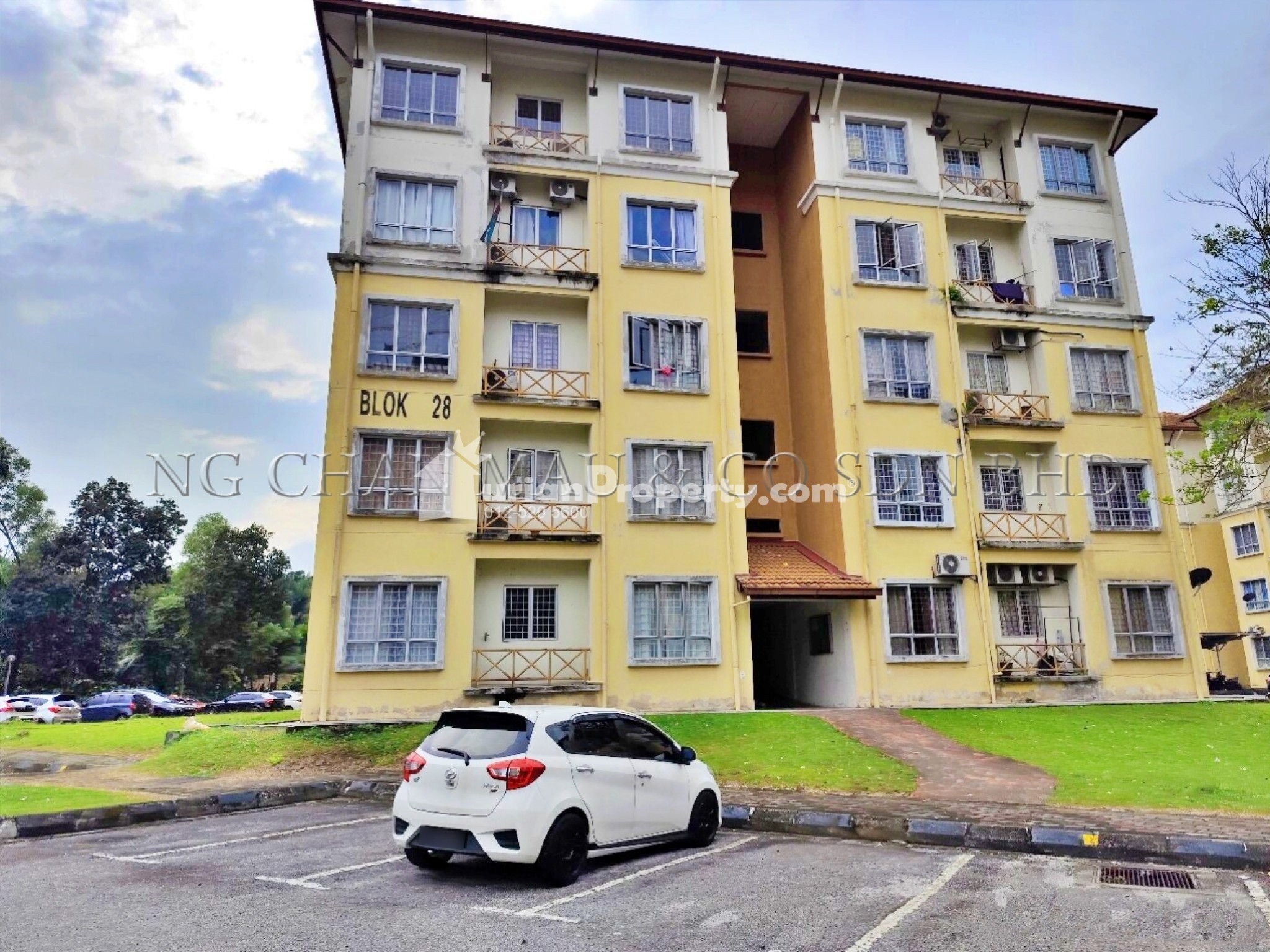 Apartment For Auction at Seroja Apartment