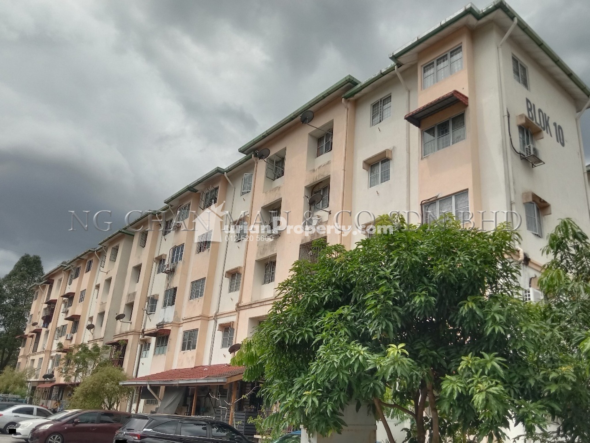 Apartment For Auction at Pangsapuri Flora I