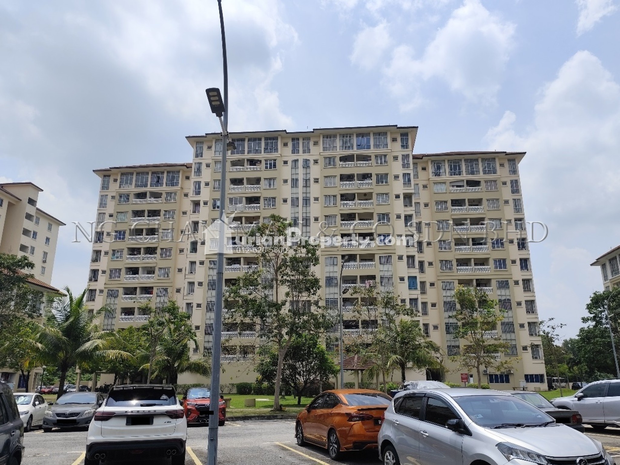 Condo For Auction at Nilam Puri