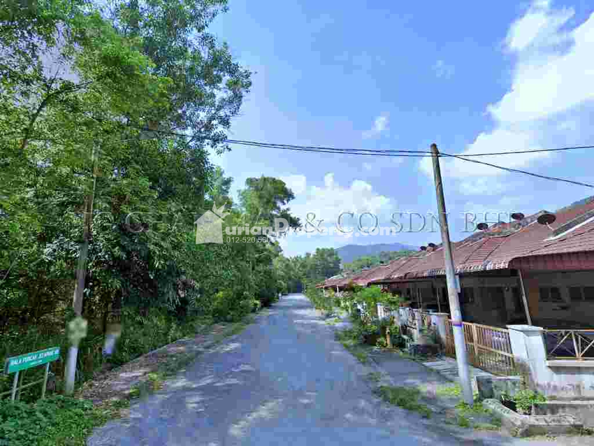 Terrace House For Auction at Puncak Jelapang Indah