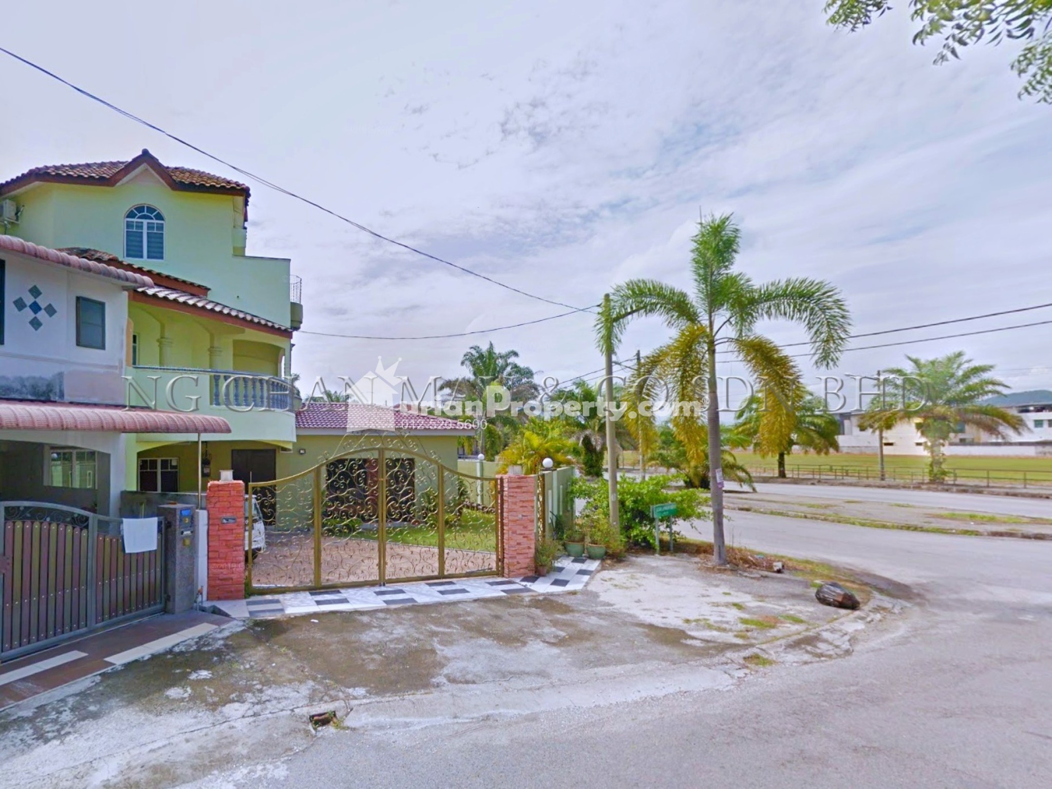 Terrace House For Auction at Panorama Lapangan Perdana