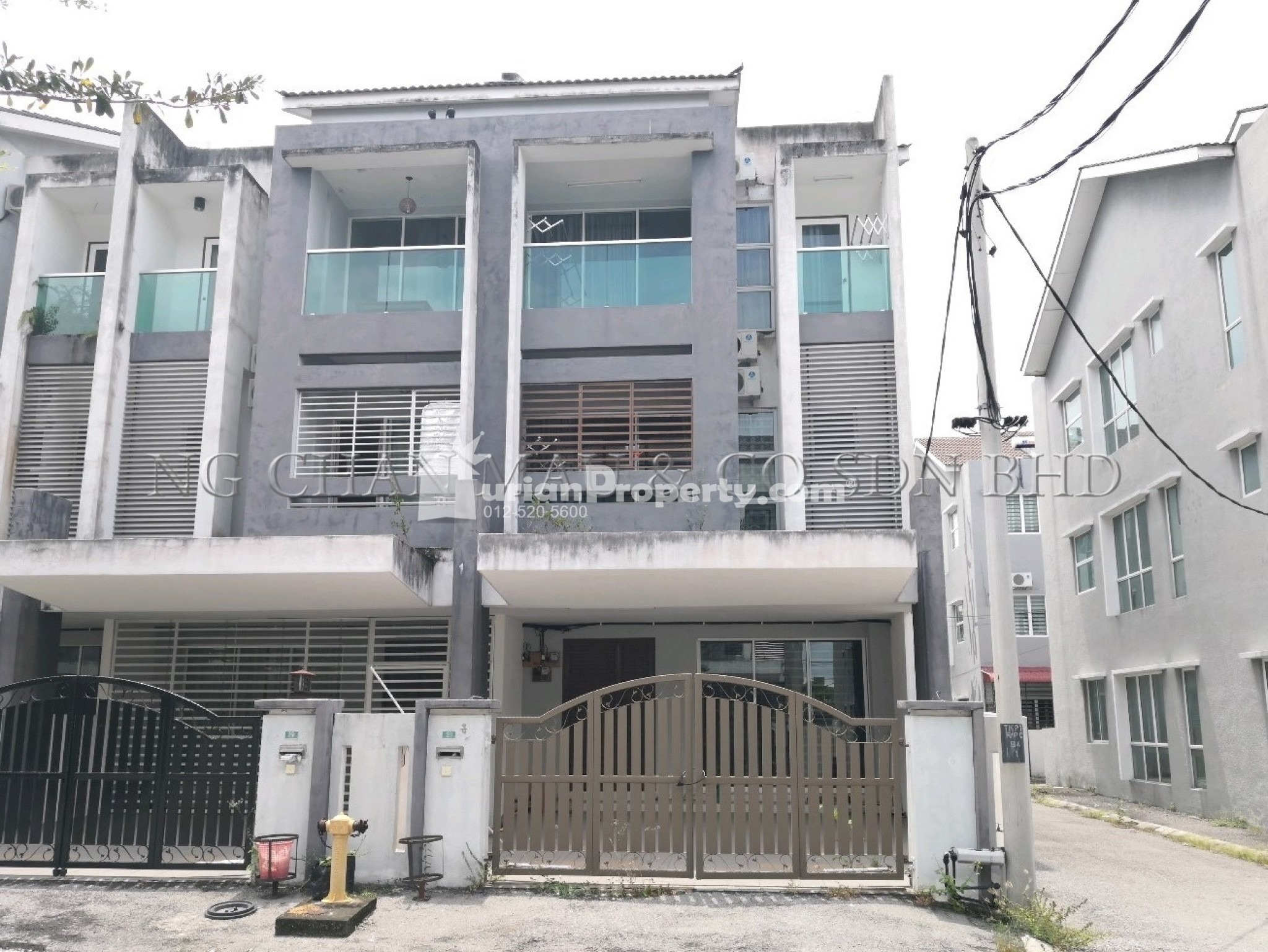 Terrace House For Auction at Kampar Putra