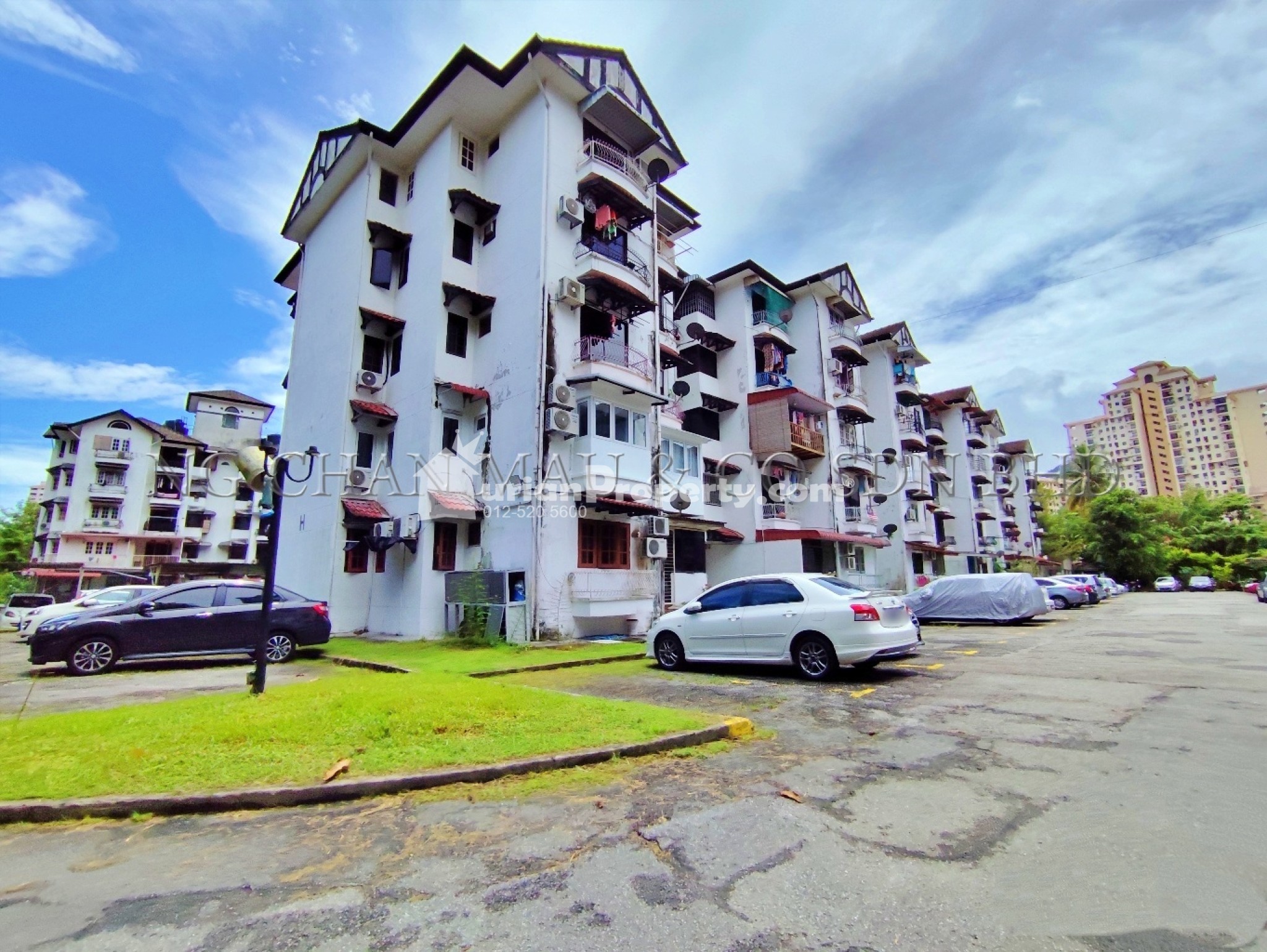 Flat For Auction at Villa Condo