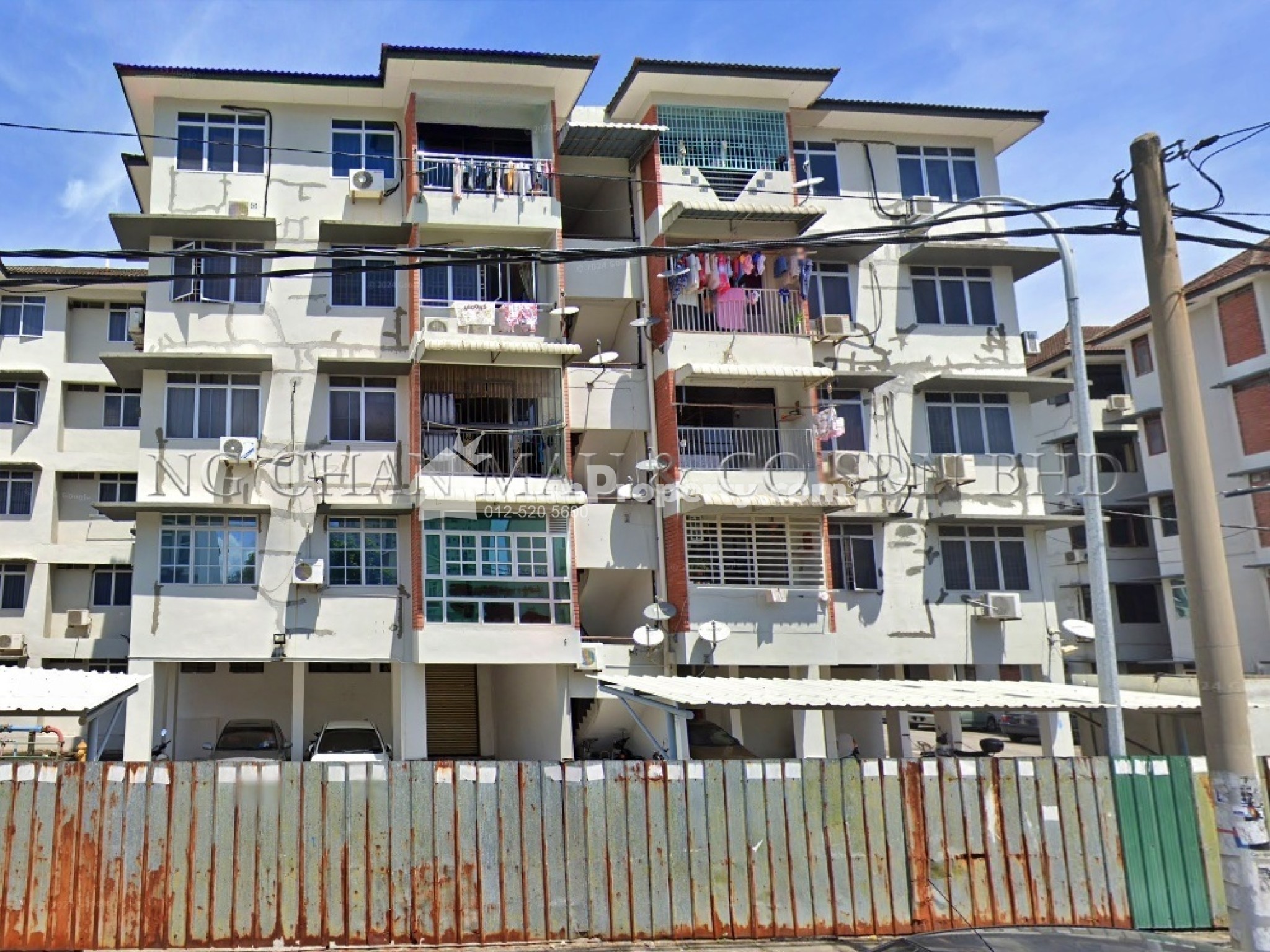 Apartment For Auction at Taman Cemerlang