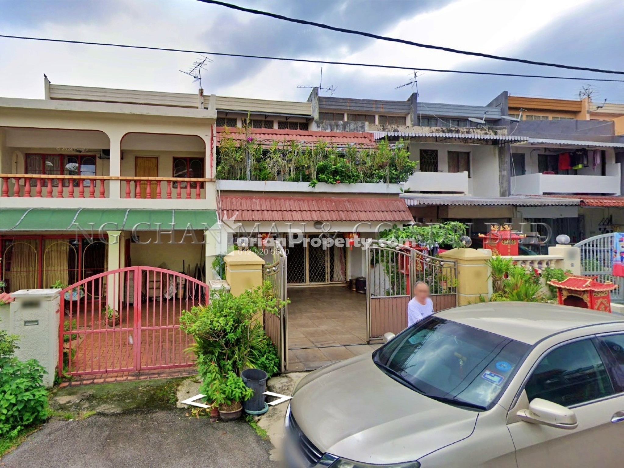 Terrace House For Auction at Taman Seraya