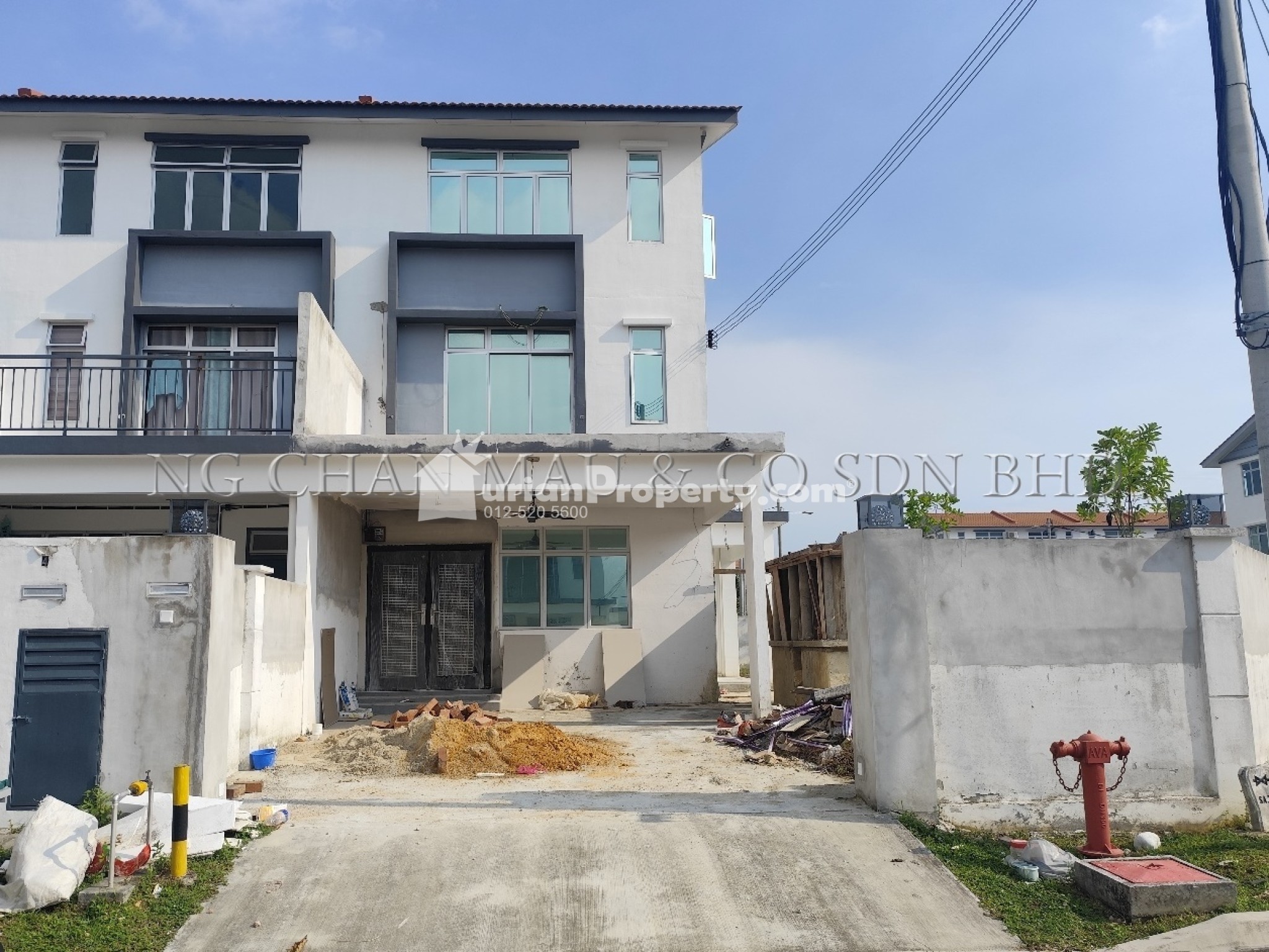 Terrace House For Auction at Taman Pulai Mutiara