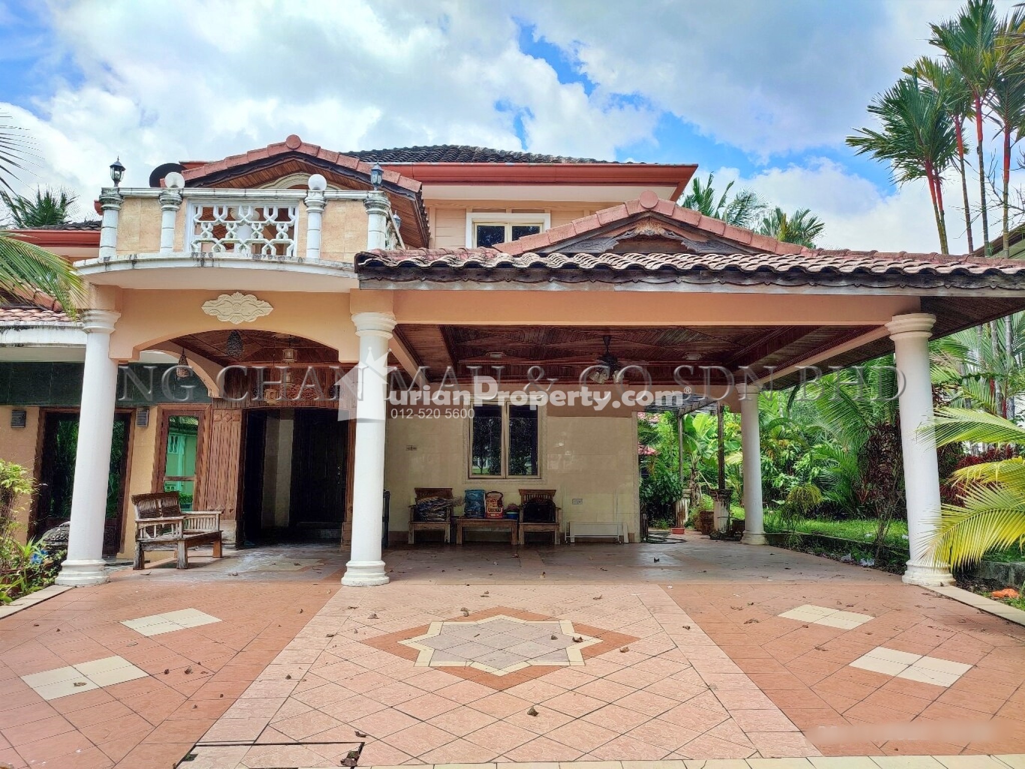 Bungalow House For Auction at Precinct 10