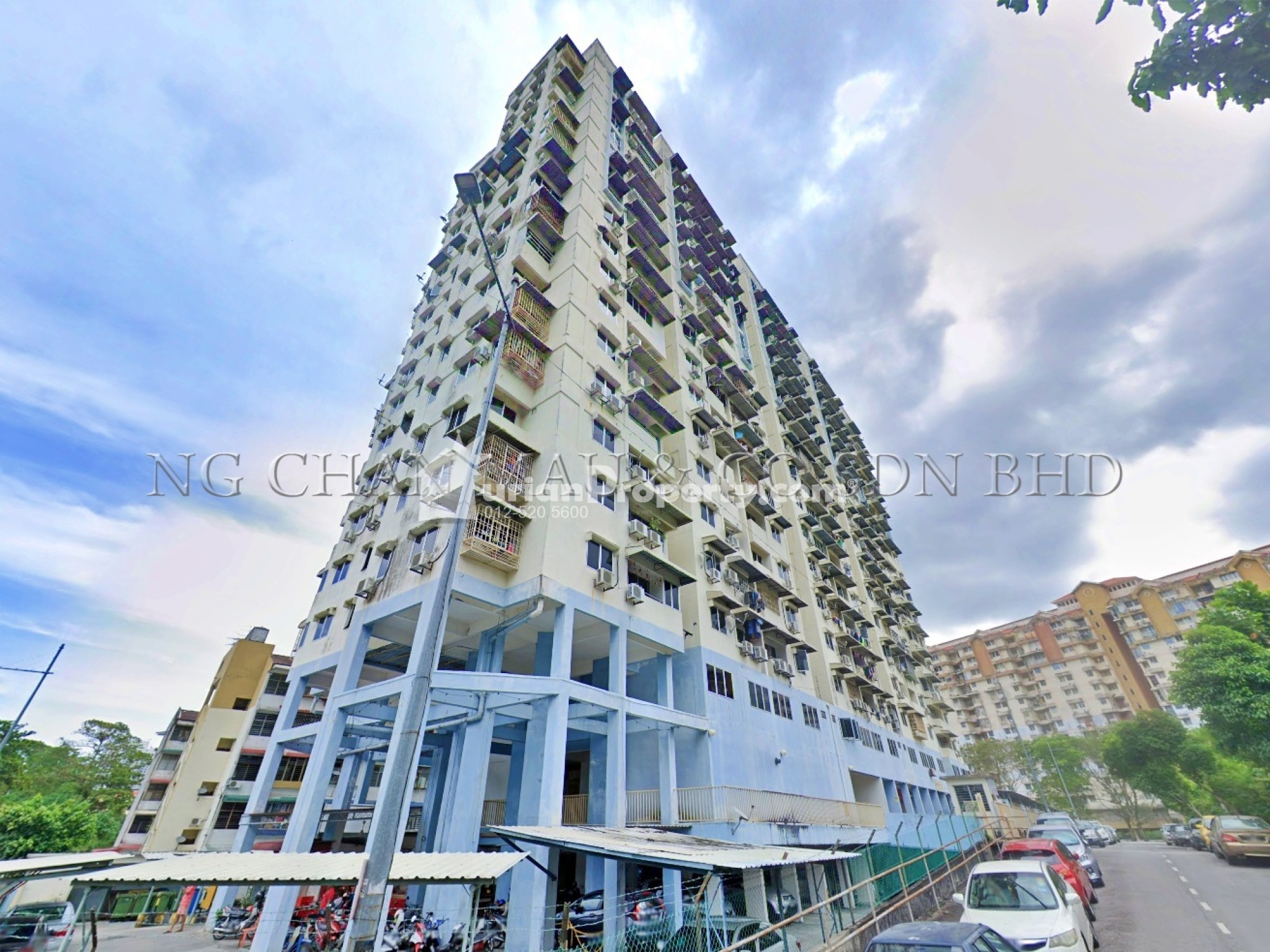 Flat For Auction at Taman Hui Aun