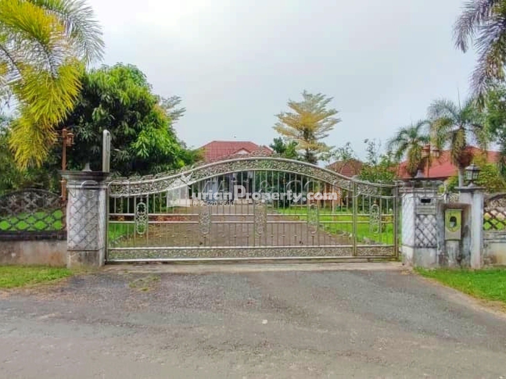 Bungalow House For Auction at Kuala Krai