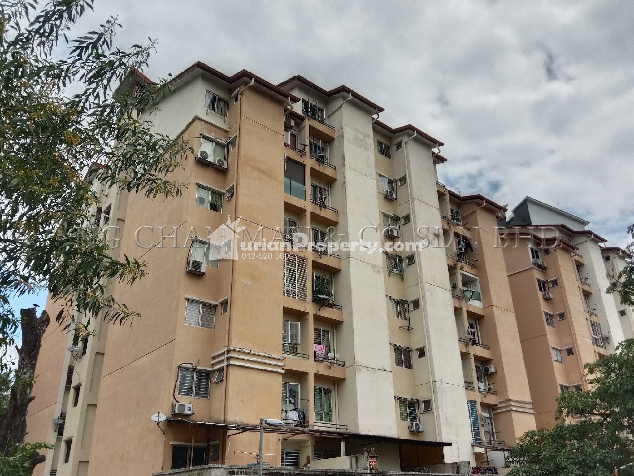 Apartment For Auction at Sering Casuarina