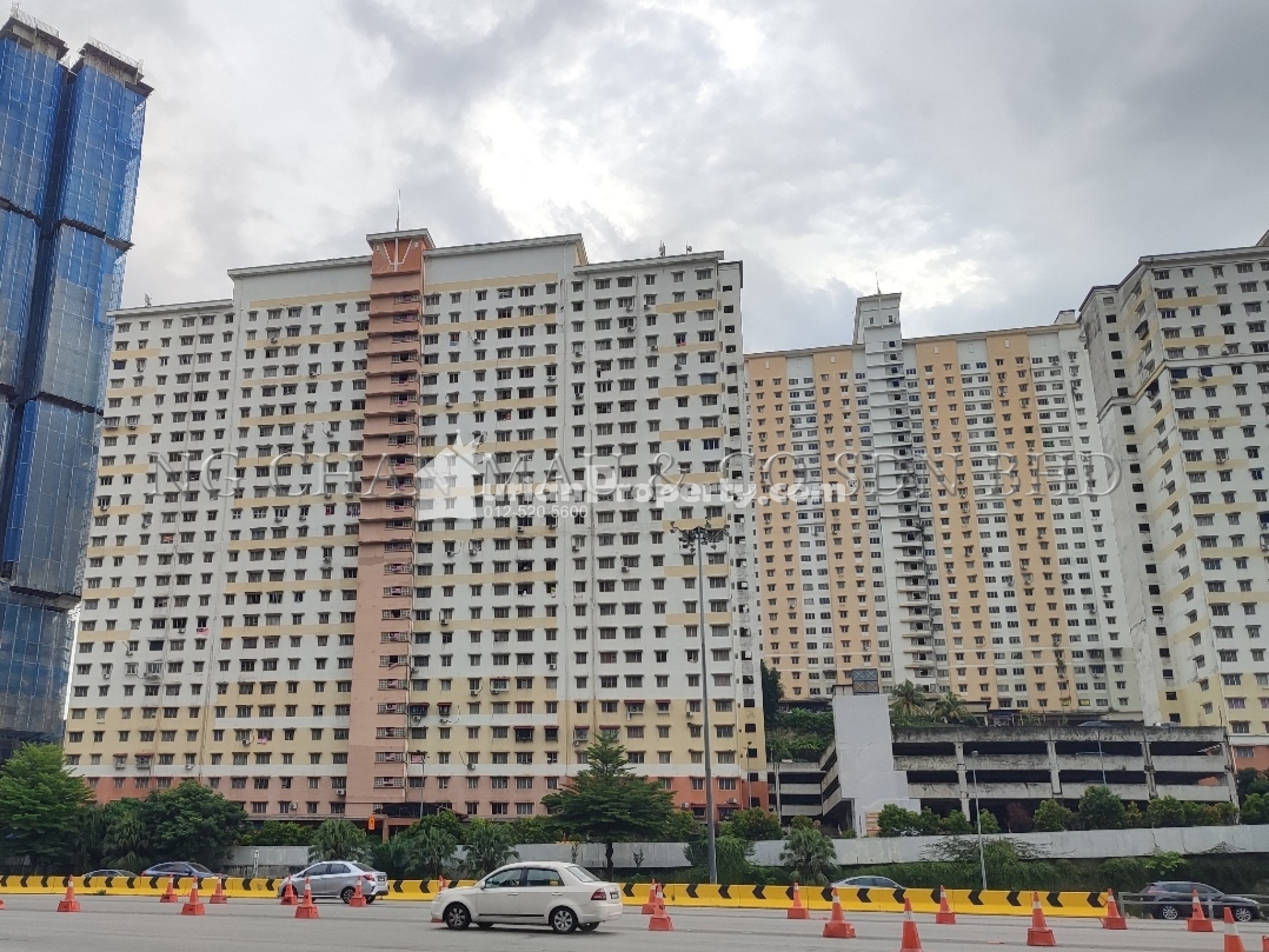 Apartment For Auction at Flora Damansara Apartment