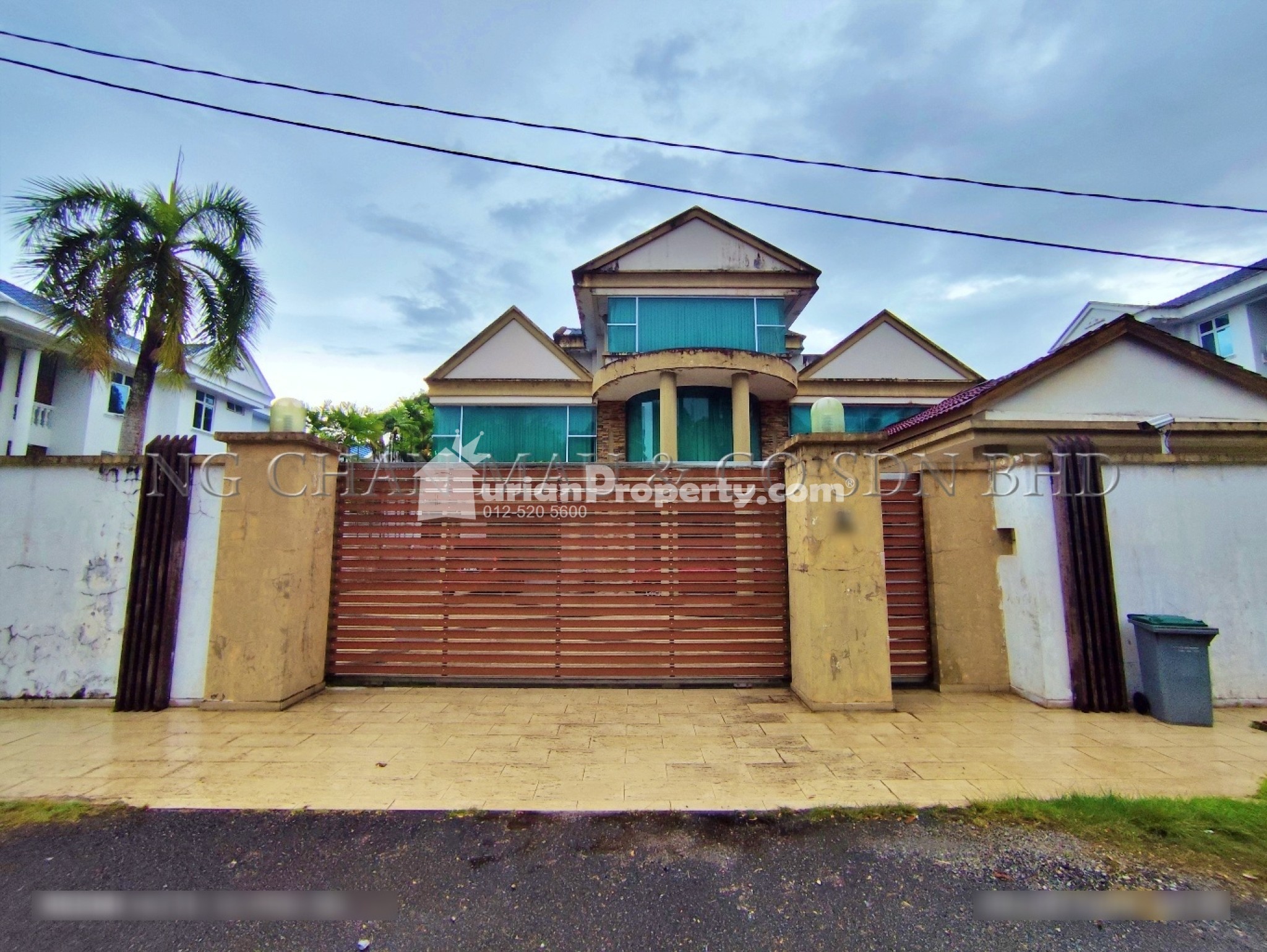 Bungalow House For Auction at Taman Kolam Air