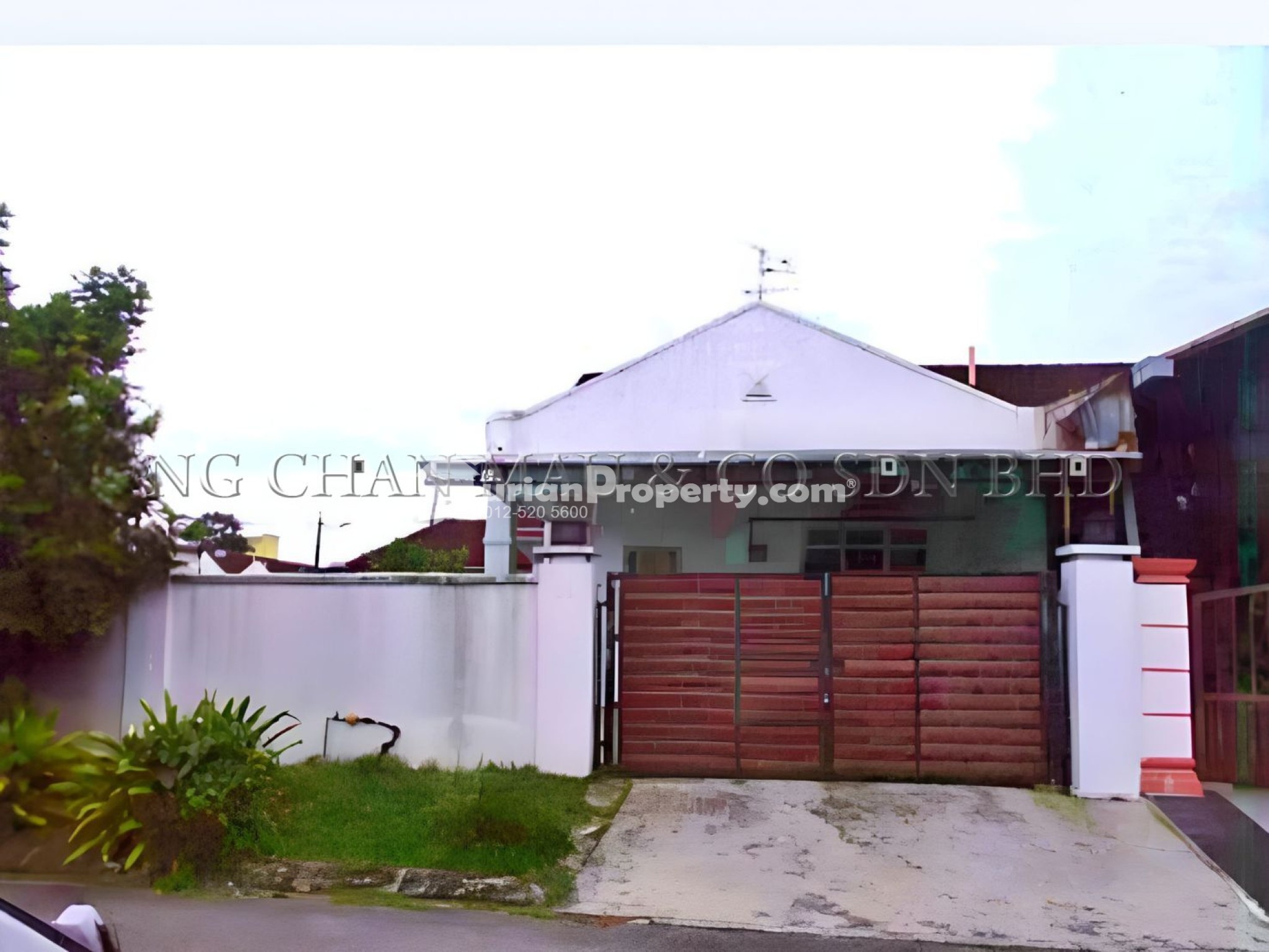 Terrace House For Auction at Taman Bukit Dahlia