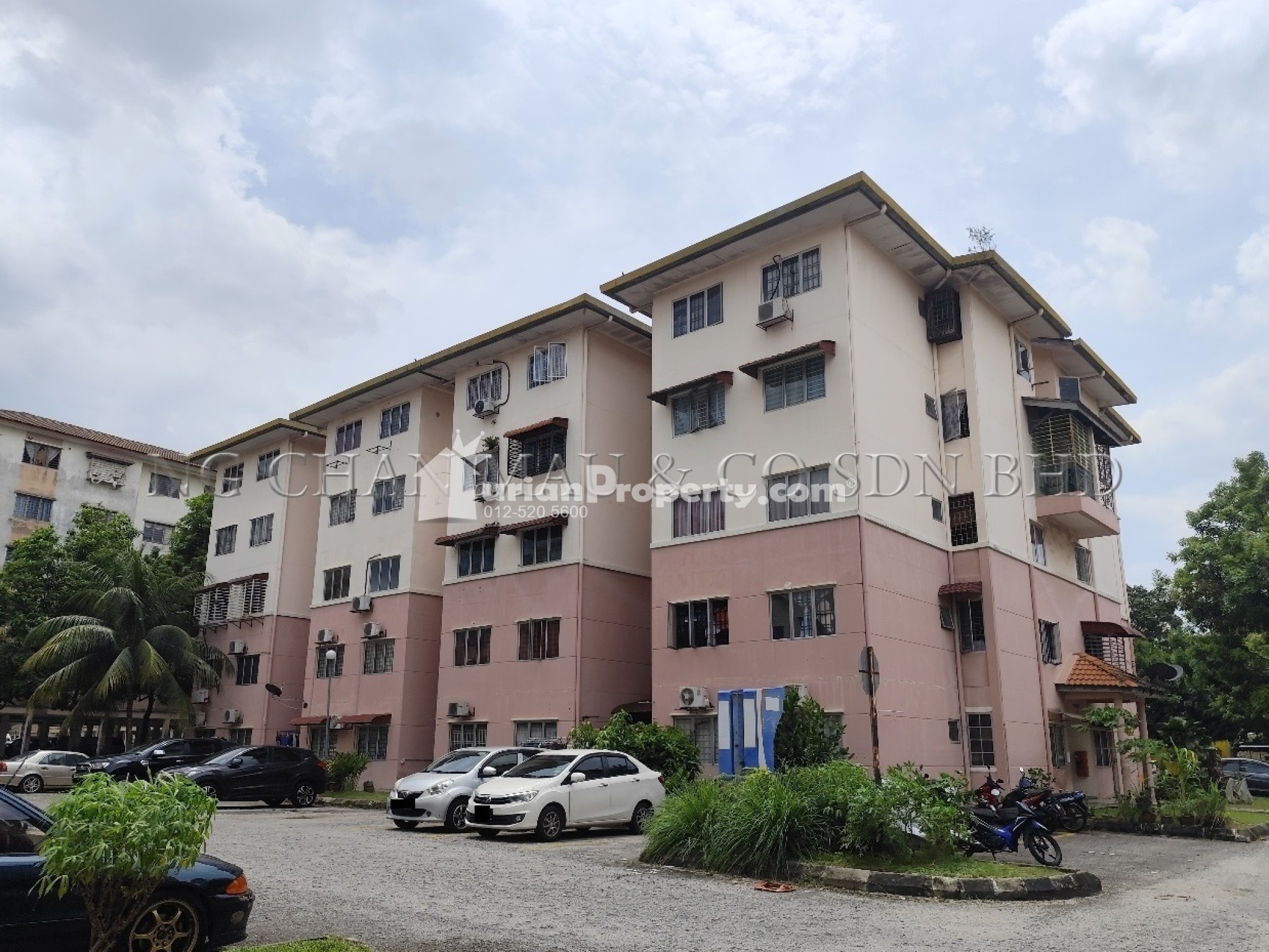 Apartment For Auction at Pangsapuri Mawar & Teratai