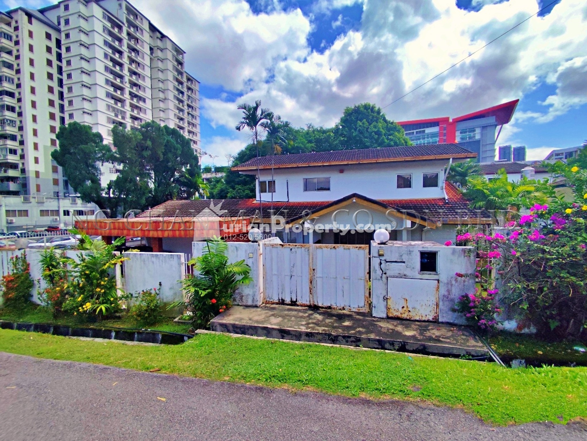 Bungalow House For Auction at Section 11