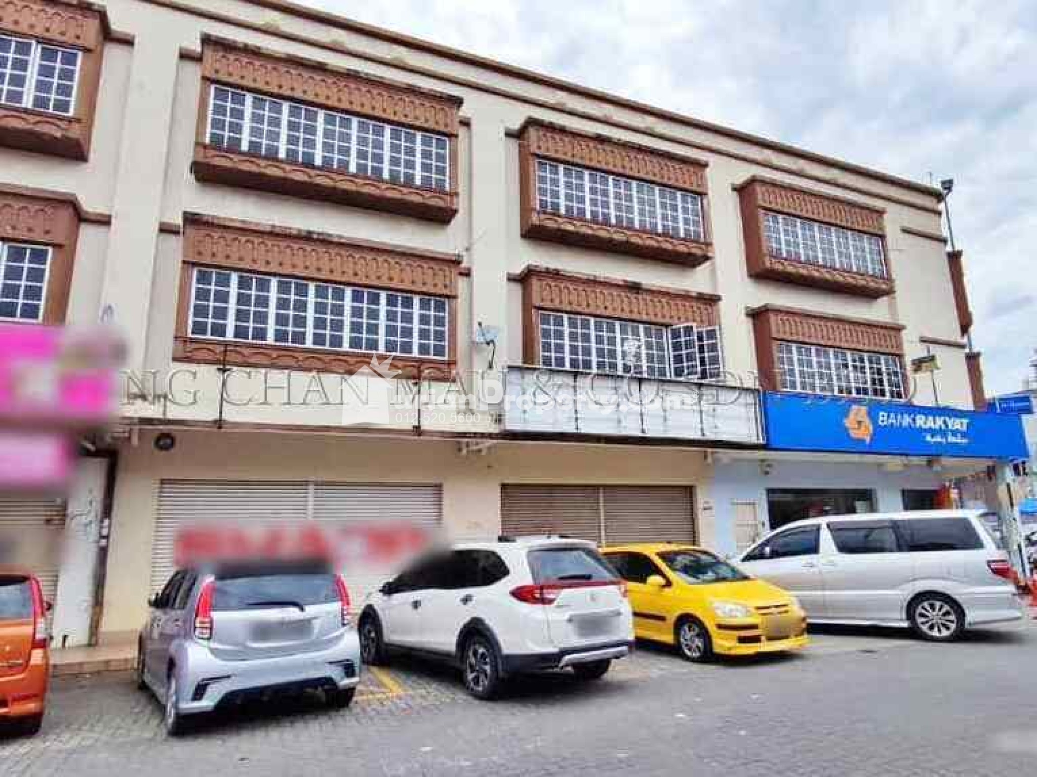 Shop Office For Auction at Wakaf Che Yeh