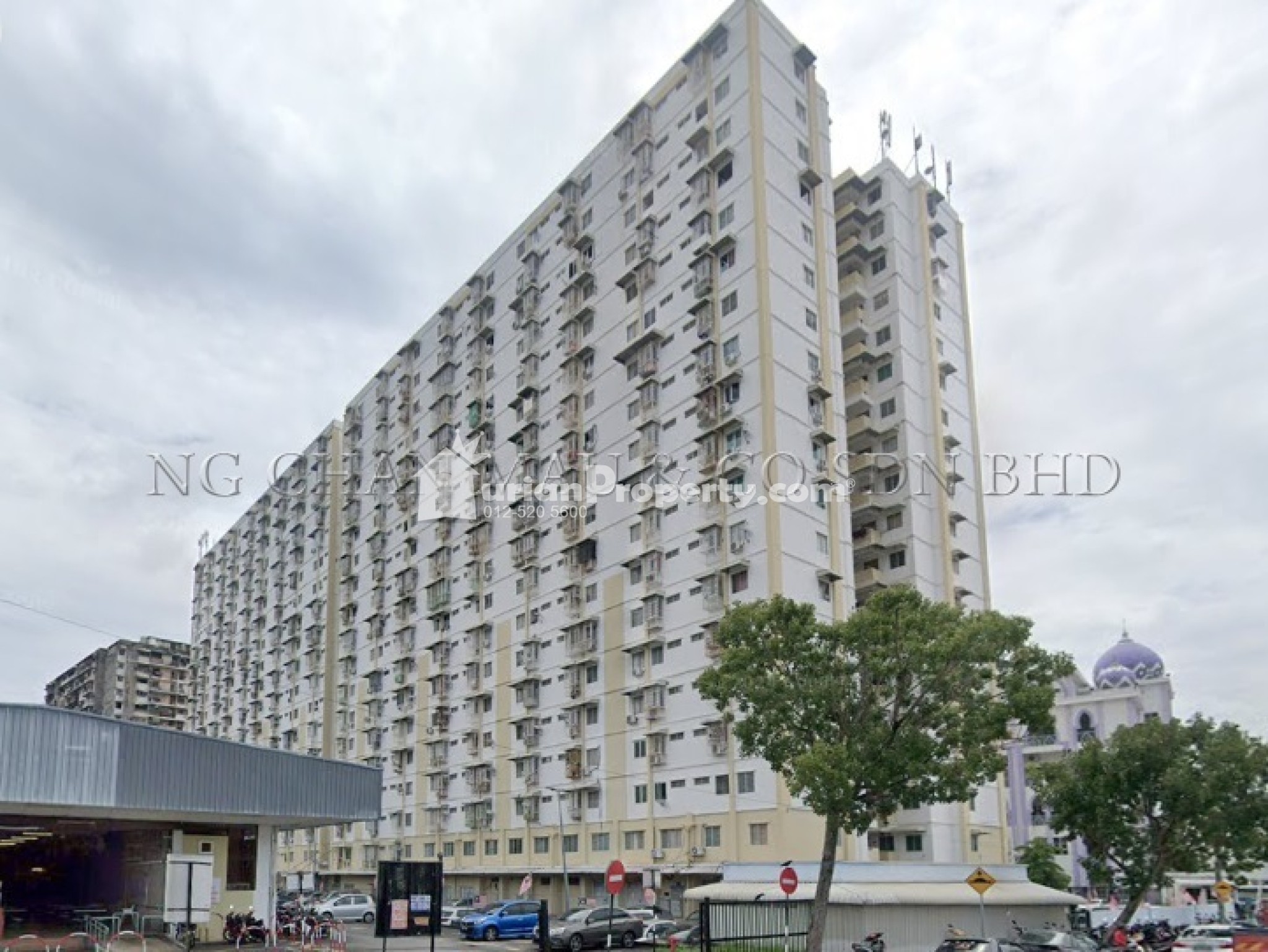 Flat For Auction at I-Park Apartment