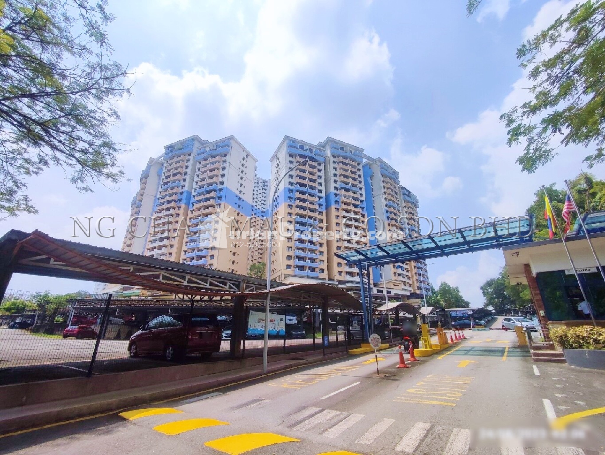 Condo For Auction at Vista Komanwel