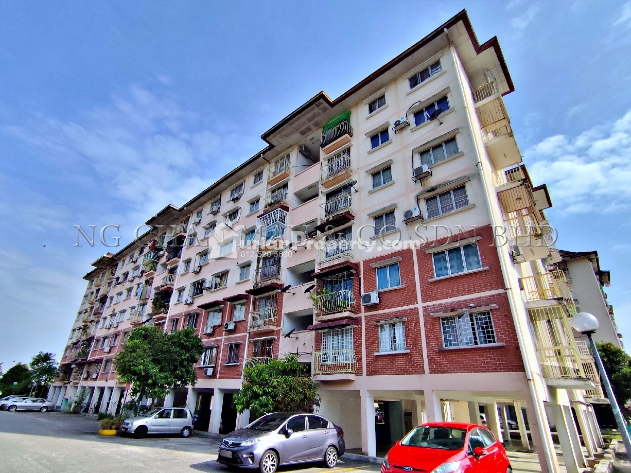 Apartment For Auction at Latan Biru