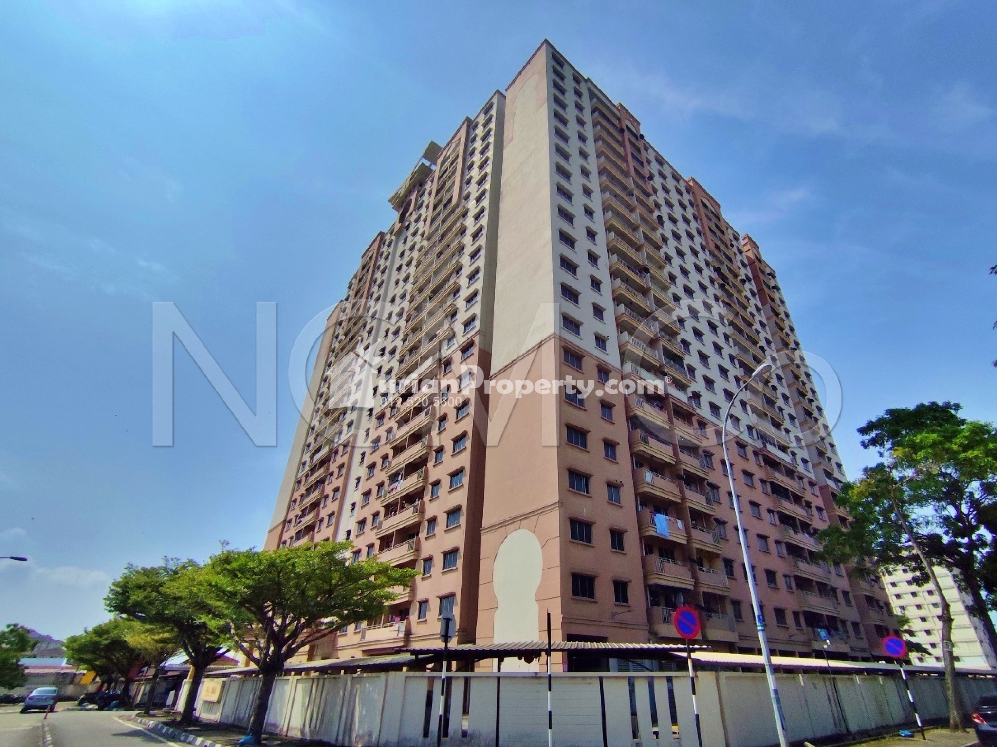 Apartment For Auction at Prai Inai