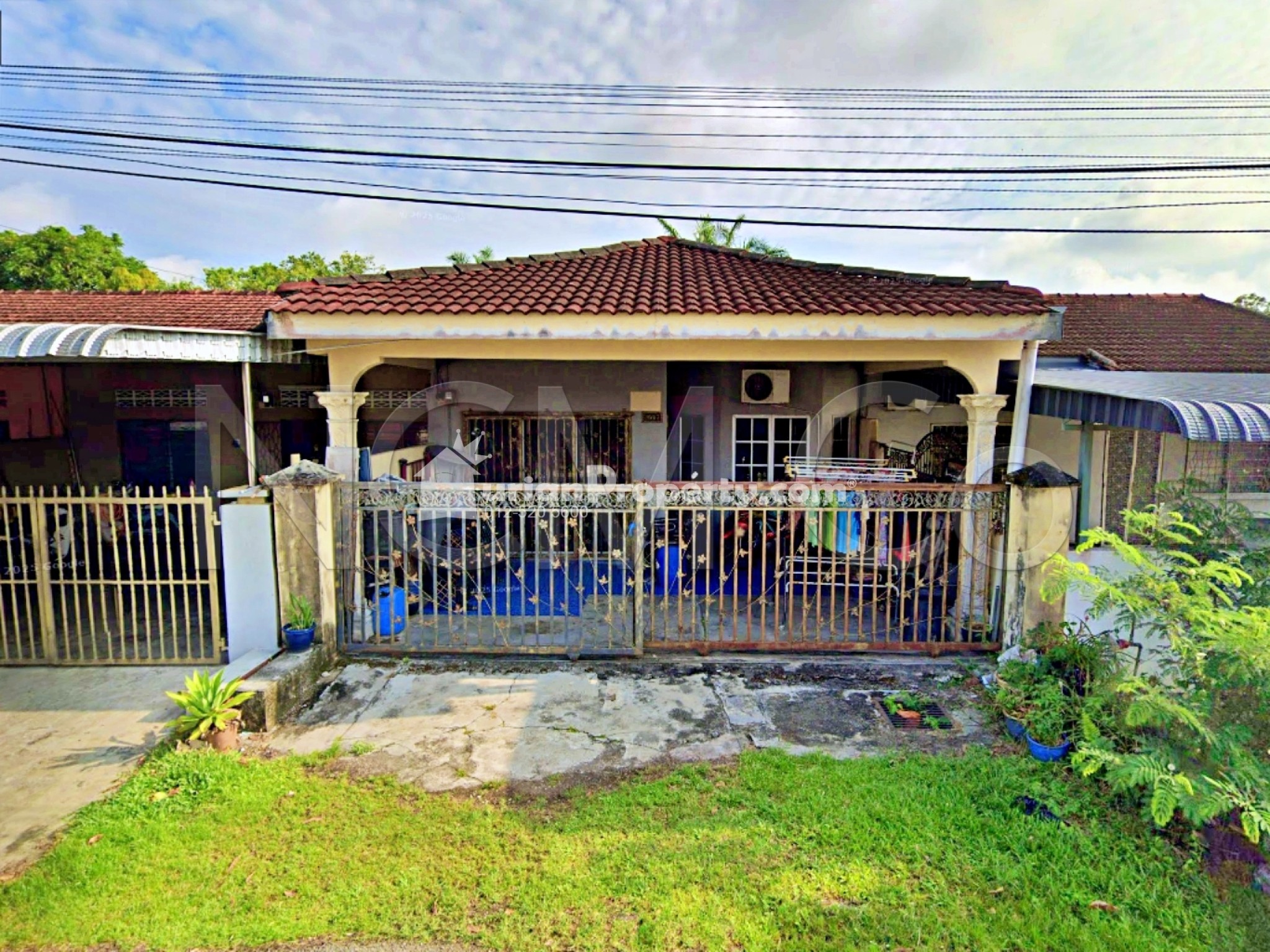 Terrace House For Auction at Teluk Intan