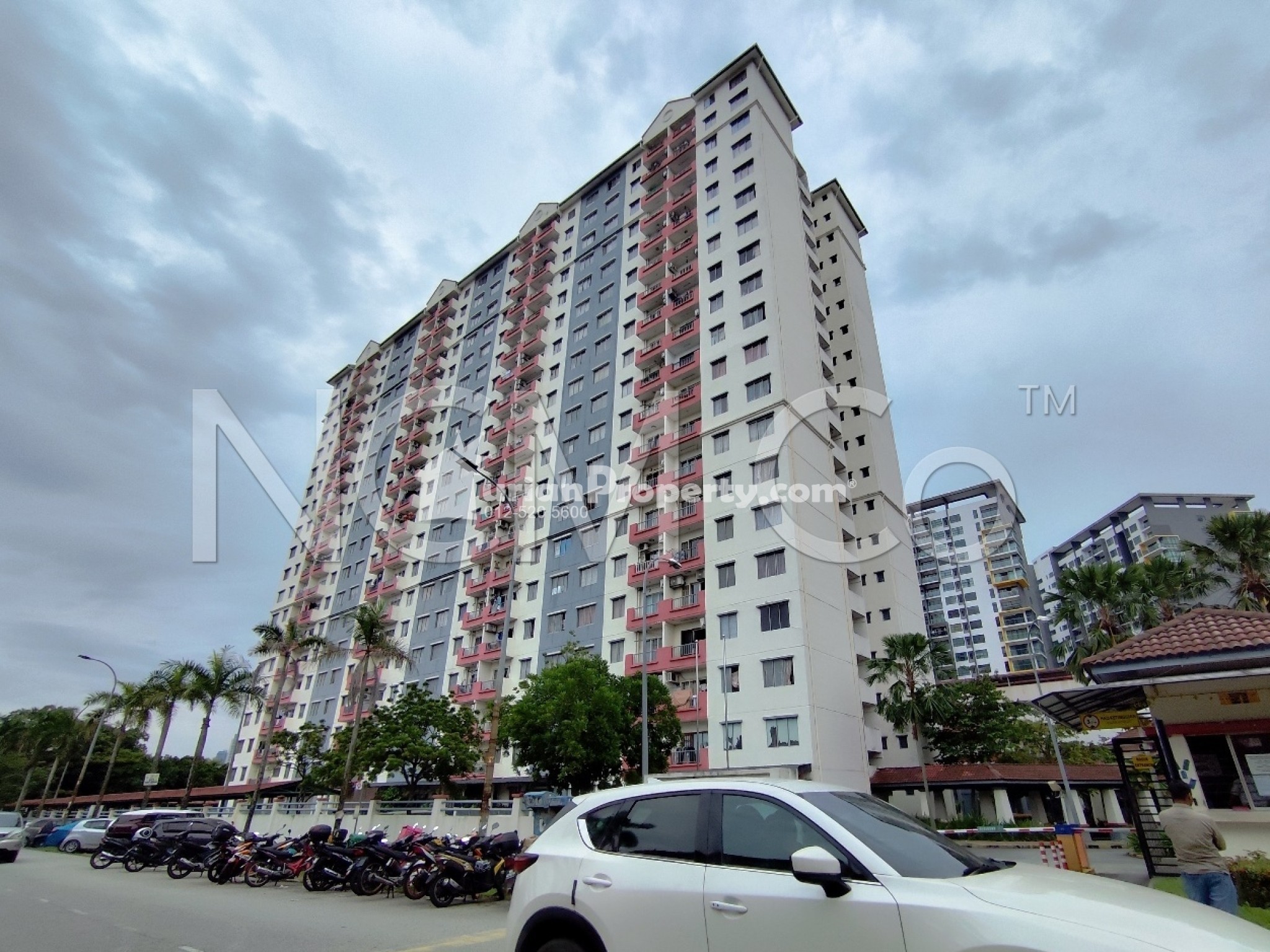 Apartment For Auction at Vista Pinggiran