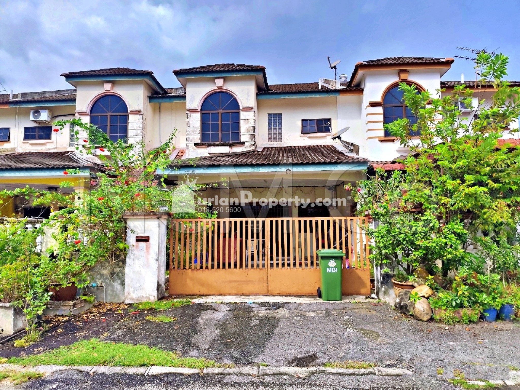 Terrace House For Auction at Desa Rishah