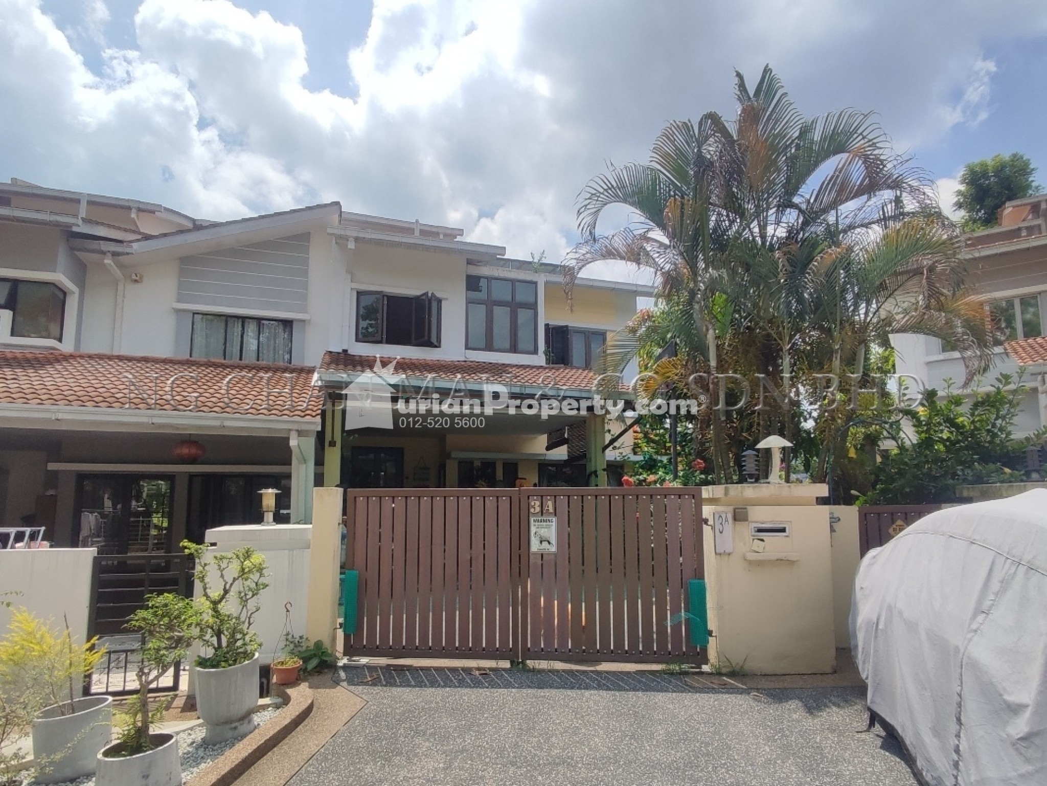 Terrace House For Auction at Valencia