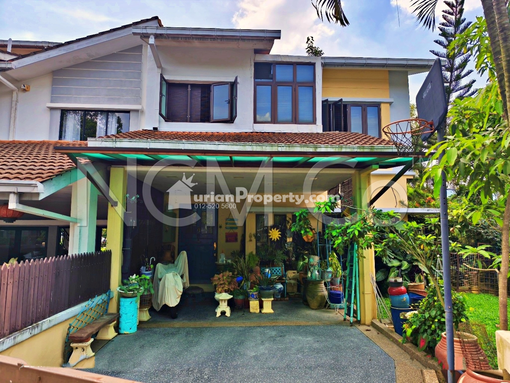 Terrace House For Auction at Valencia
