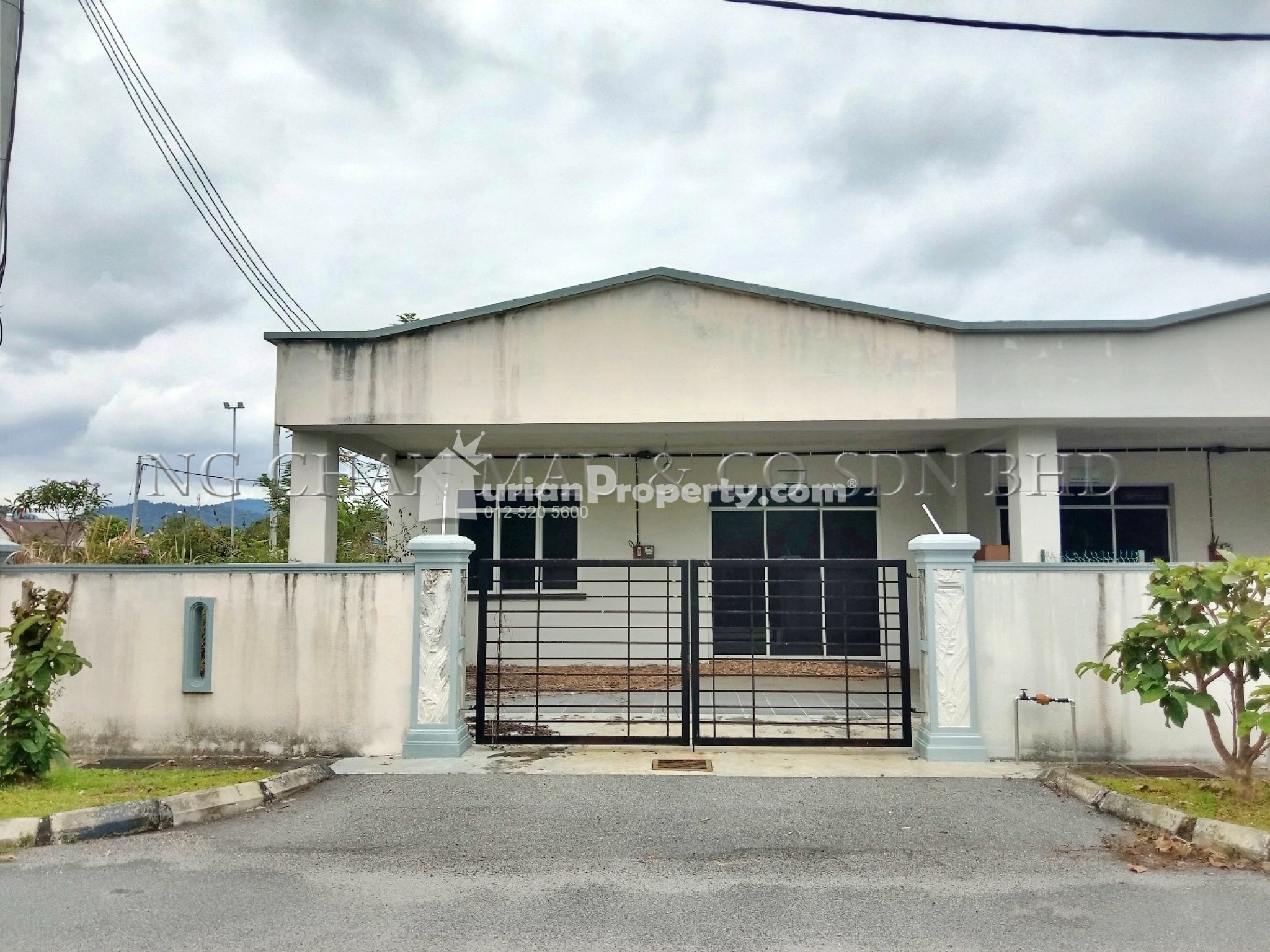 Terrace House For Auction at Batu Kikir