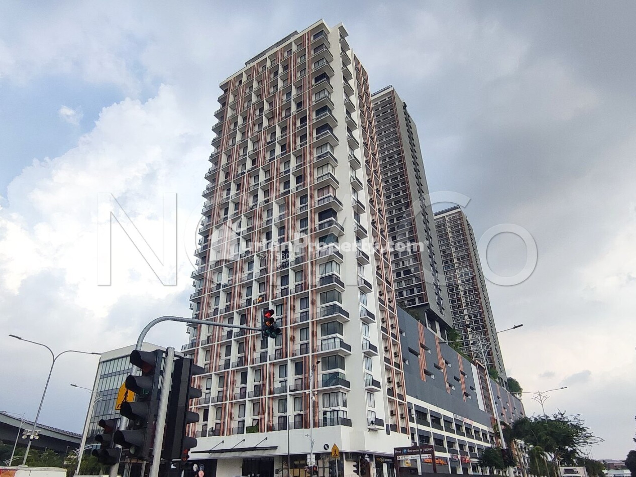 Apartment For Auction at Emporis
