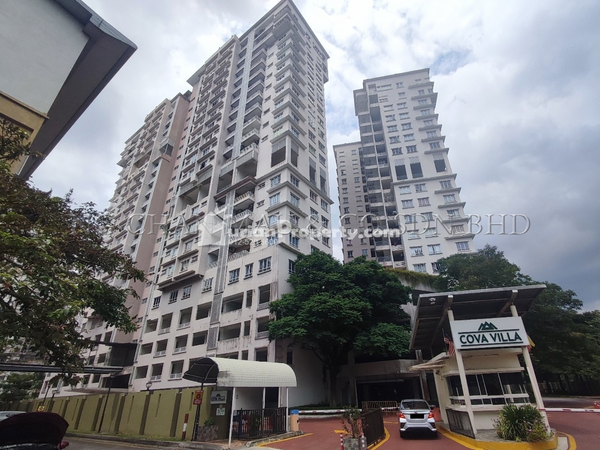 Condo For Auction at Cova Villa