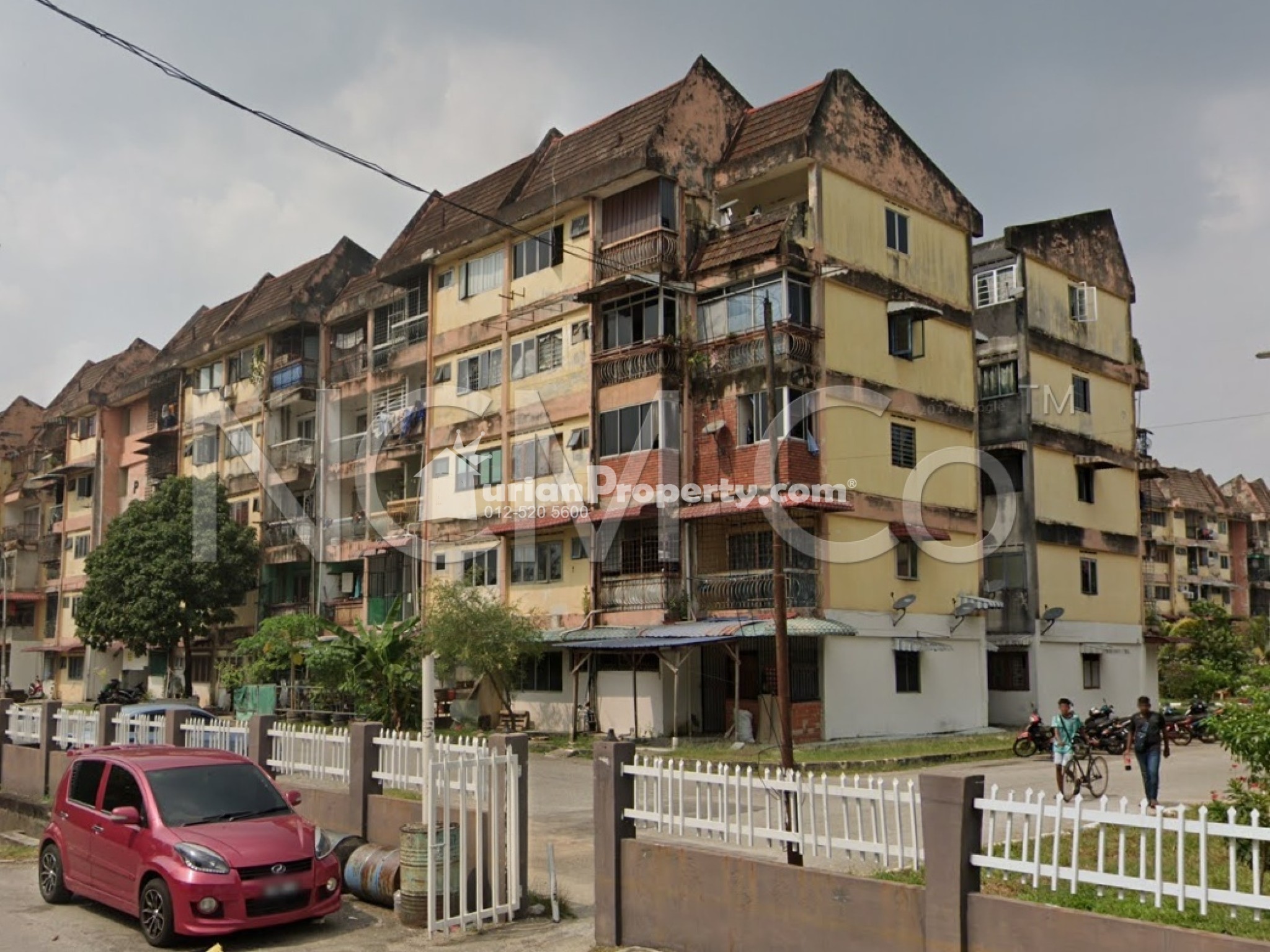 Apartment For Auction at Valencia Apartment