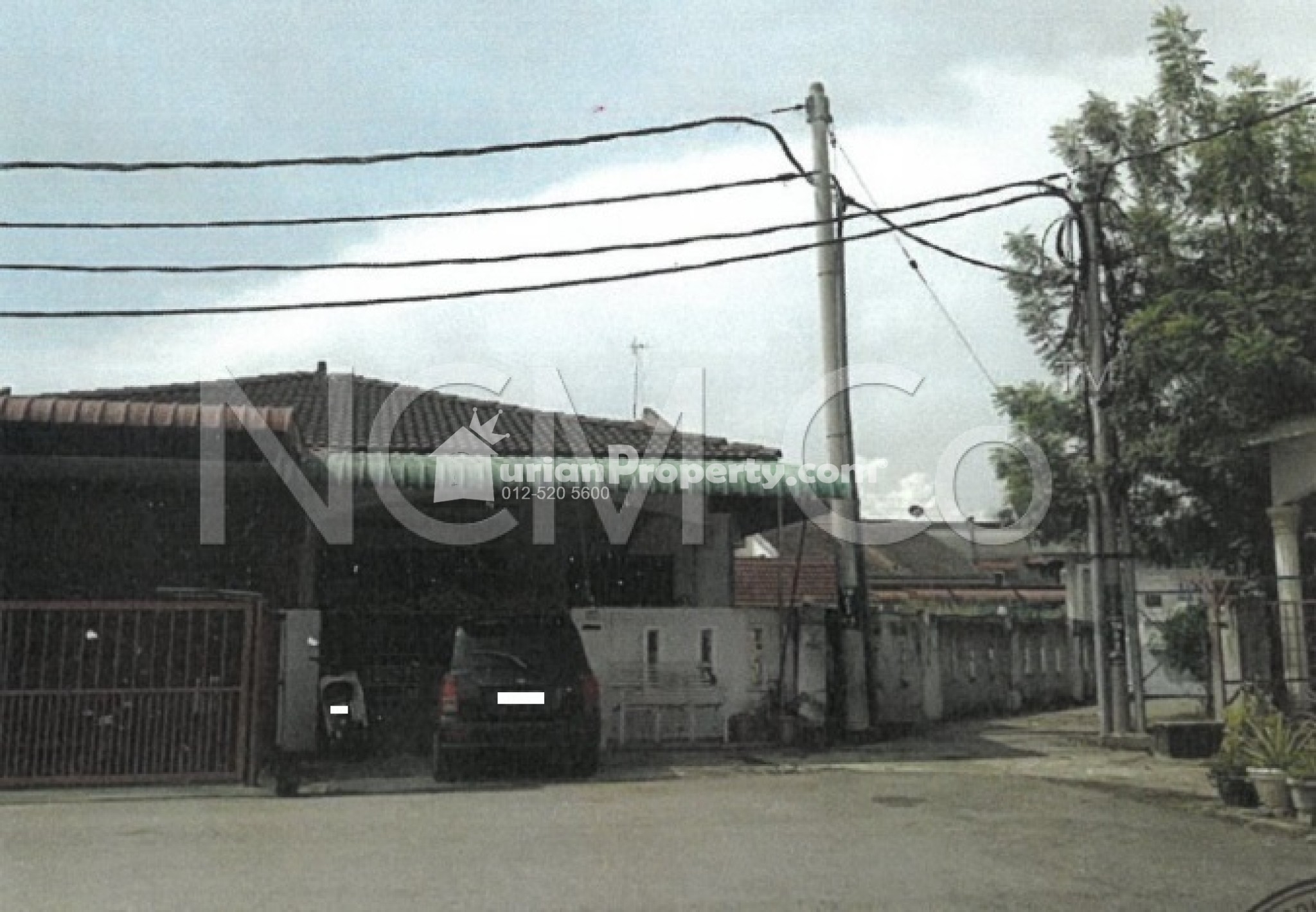 Terrace House For Auction at Teluk Intan