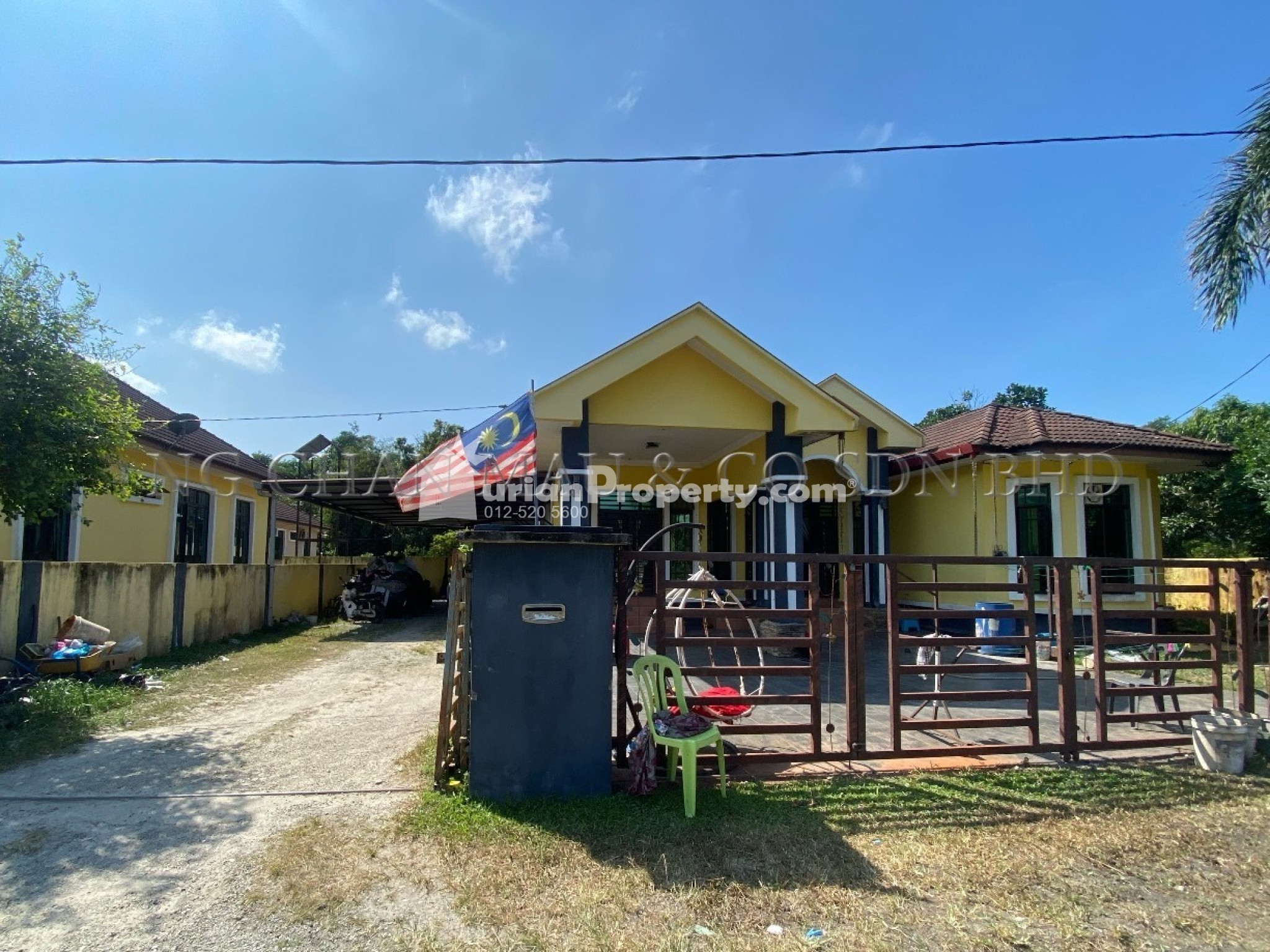 Bungalow House For Auction at Melor