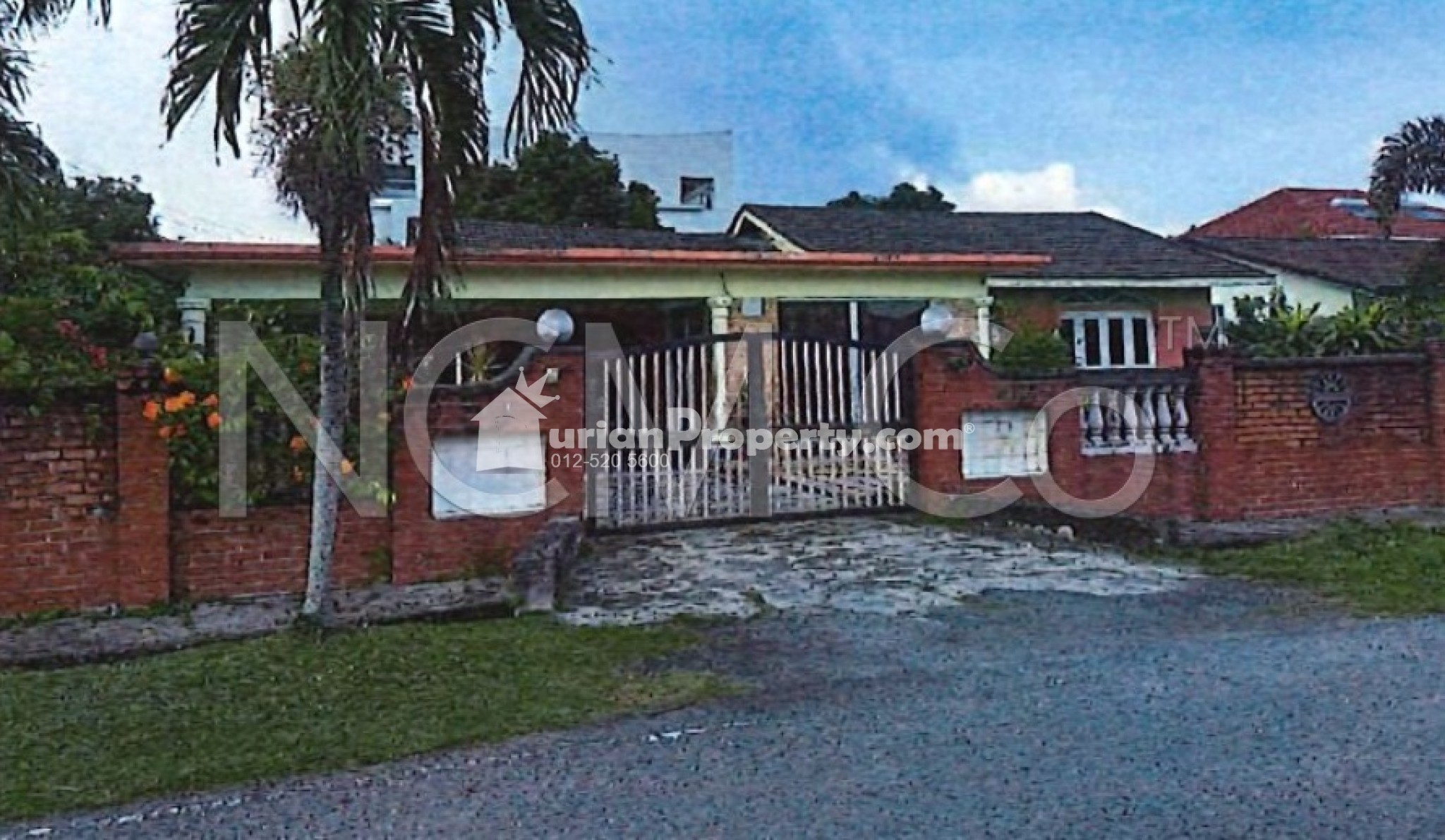 Bungalow House For Auction at Taman Alam Shah