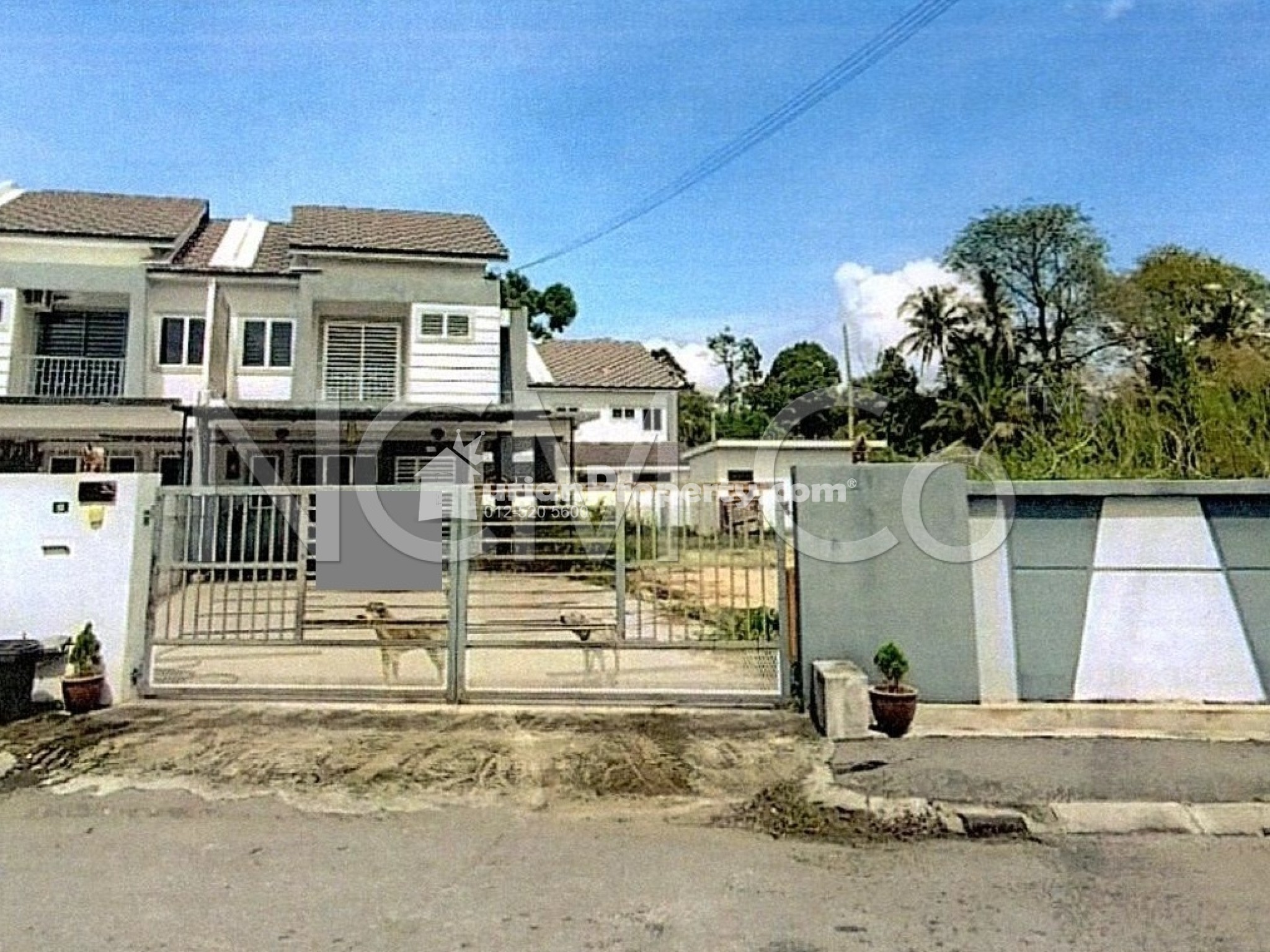 Terrace House For Auction at Lahat