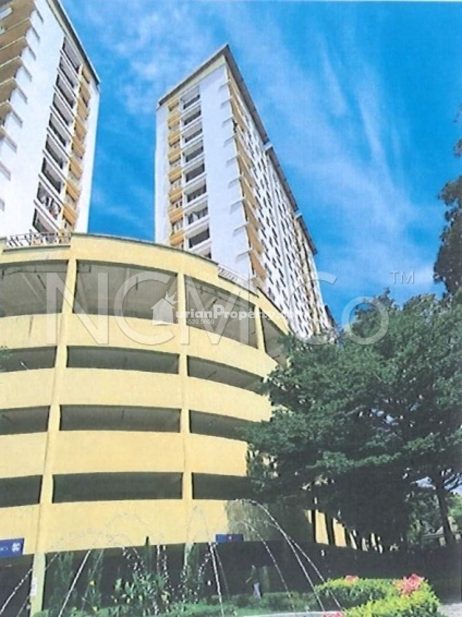 Condo For Auction at Casa Desa