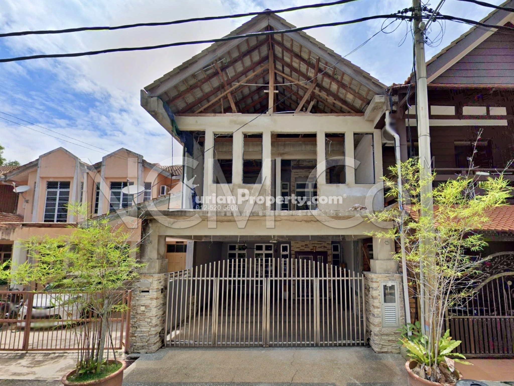 Terrace House For Auction at Batu Buruk