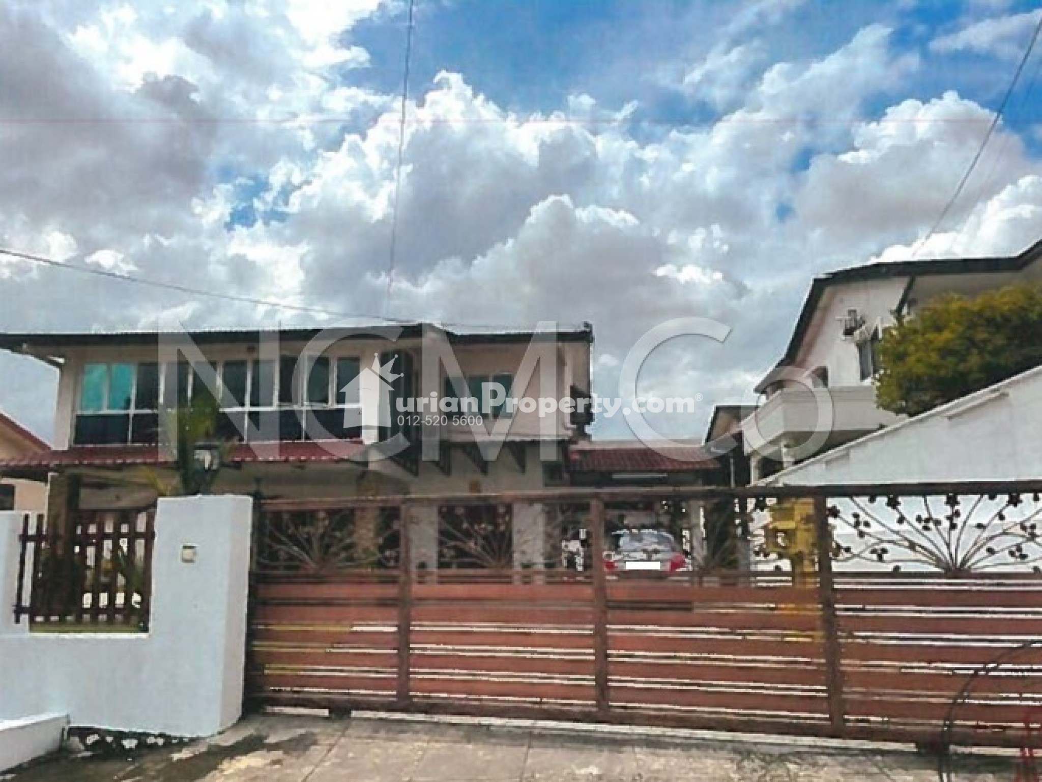 Bungalow House For Auction at New Green Park